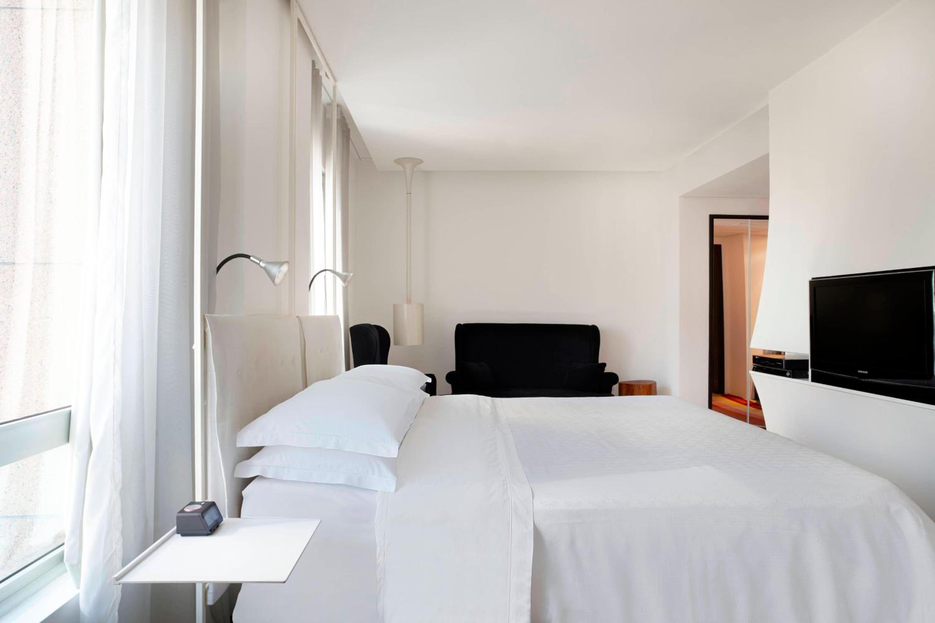 Exclusive King Room - Photo 12