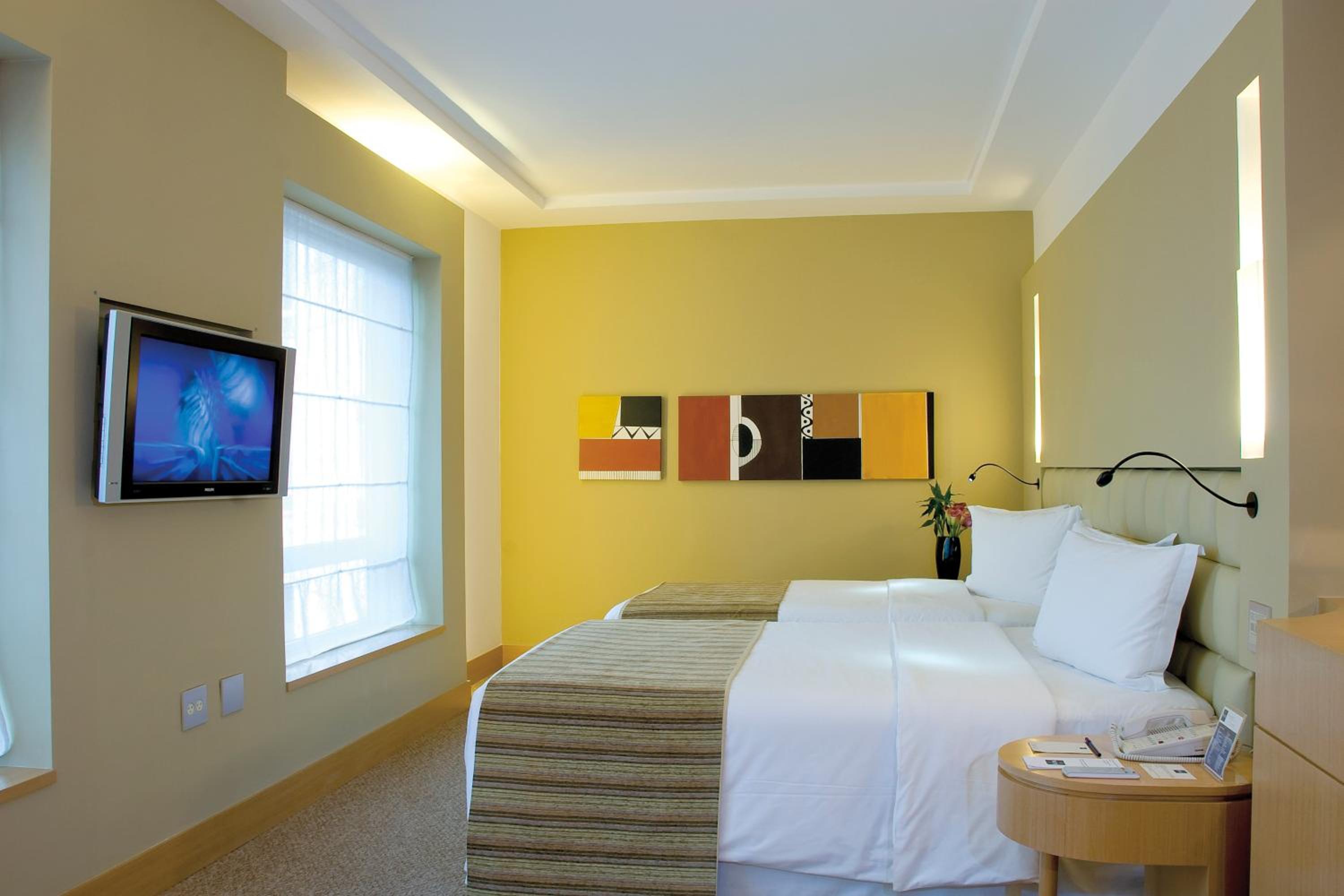 Deluxe Queen Room with Two Queen Beds - Photo 2
