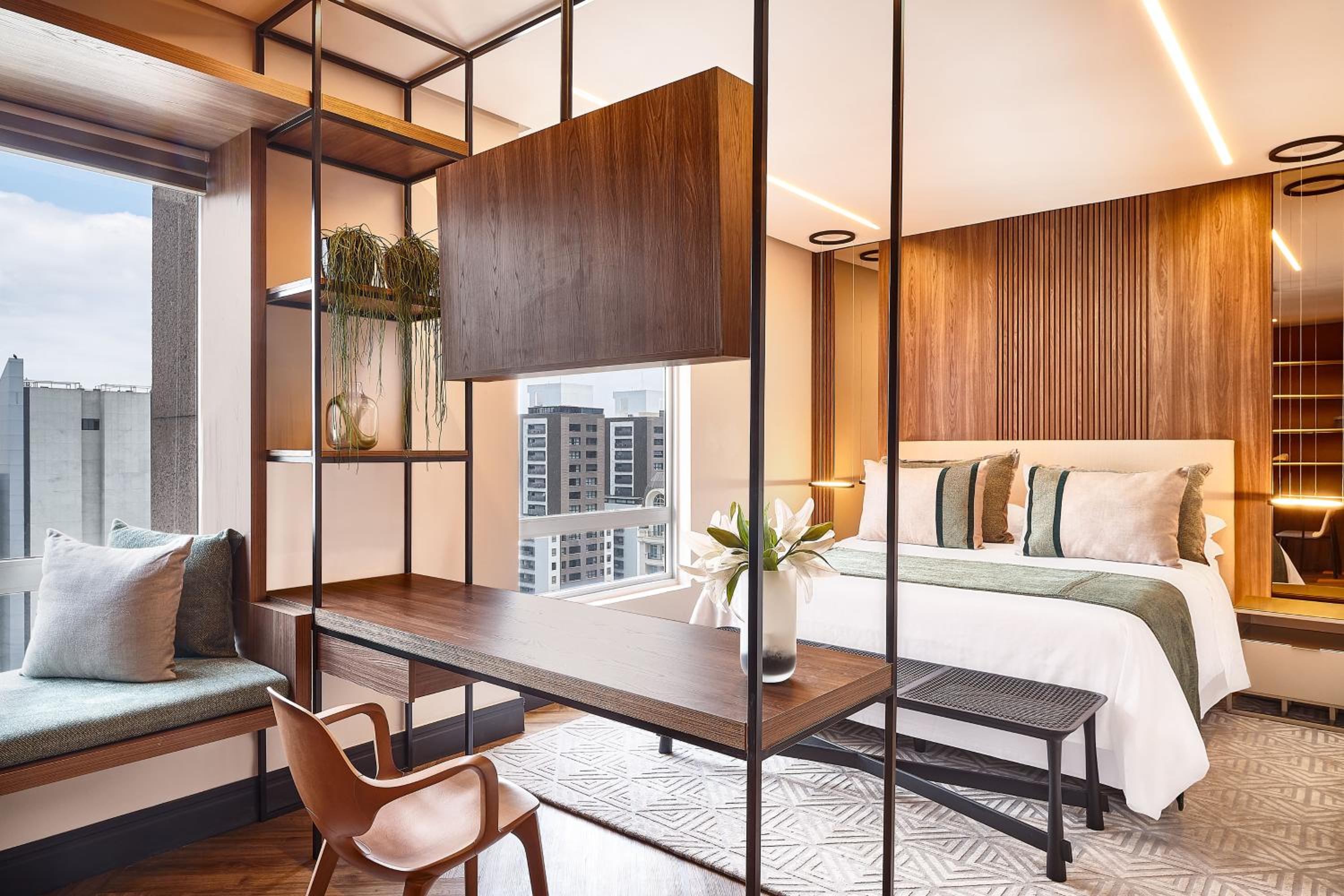 Executive Premium King Room - Photo 4