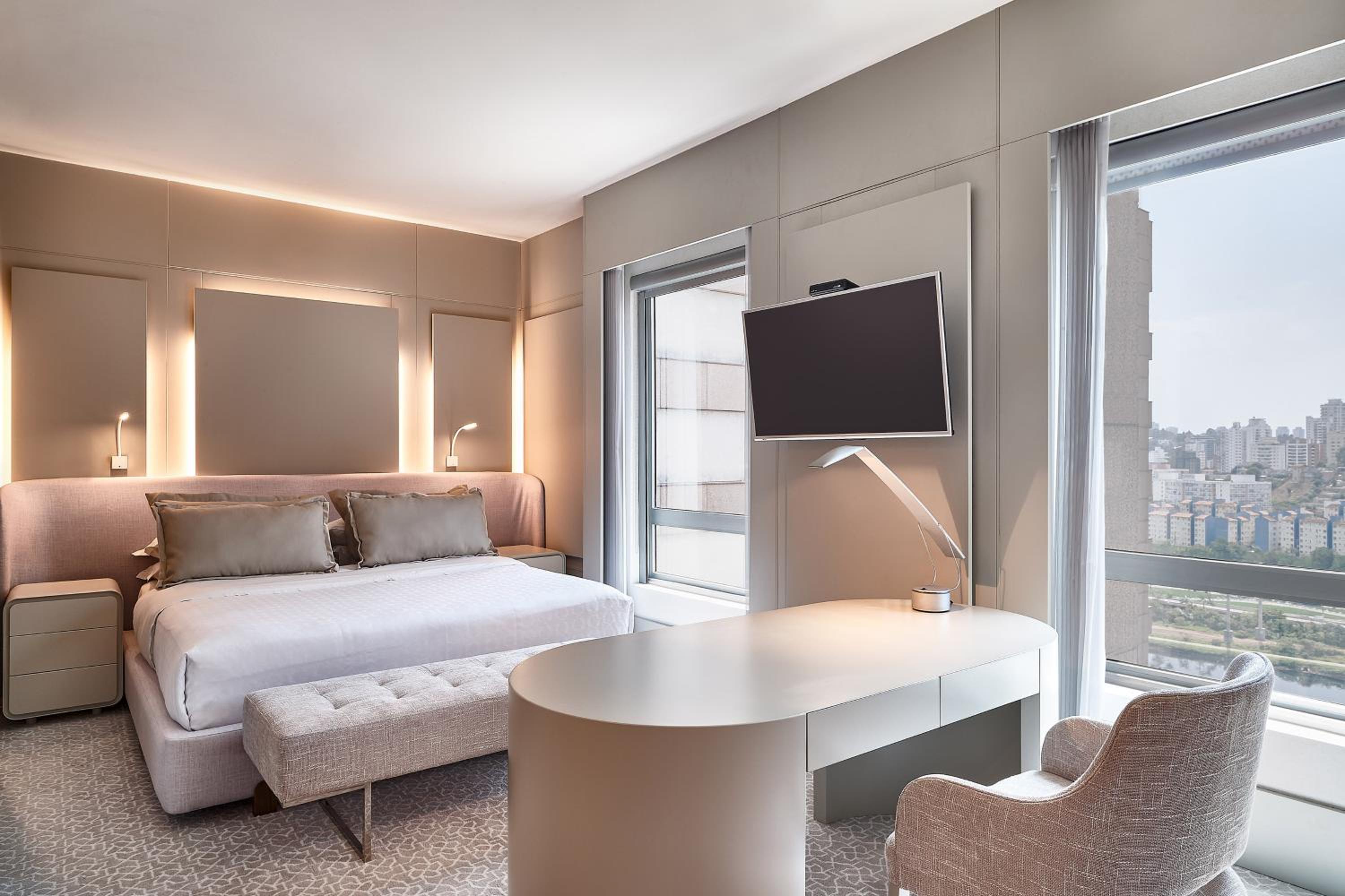 Executive Premium King Room - Photo 6