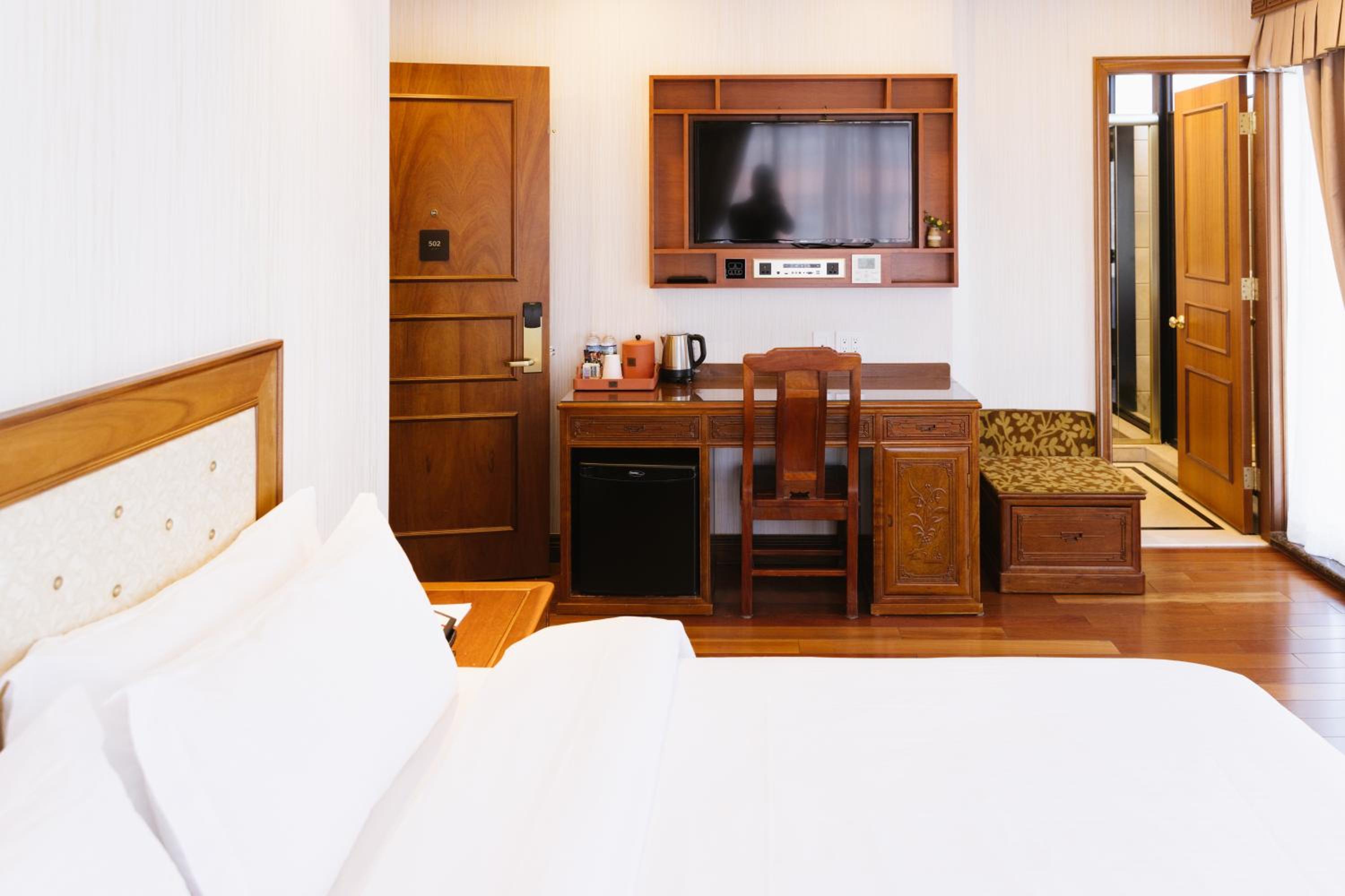Deluxe King Room