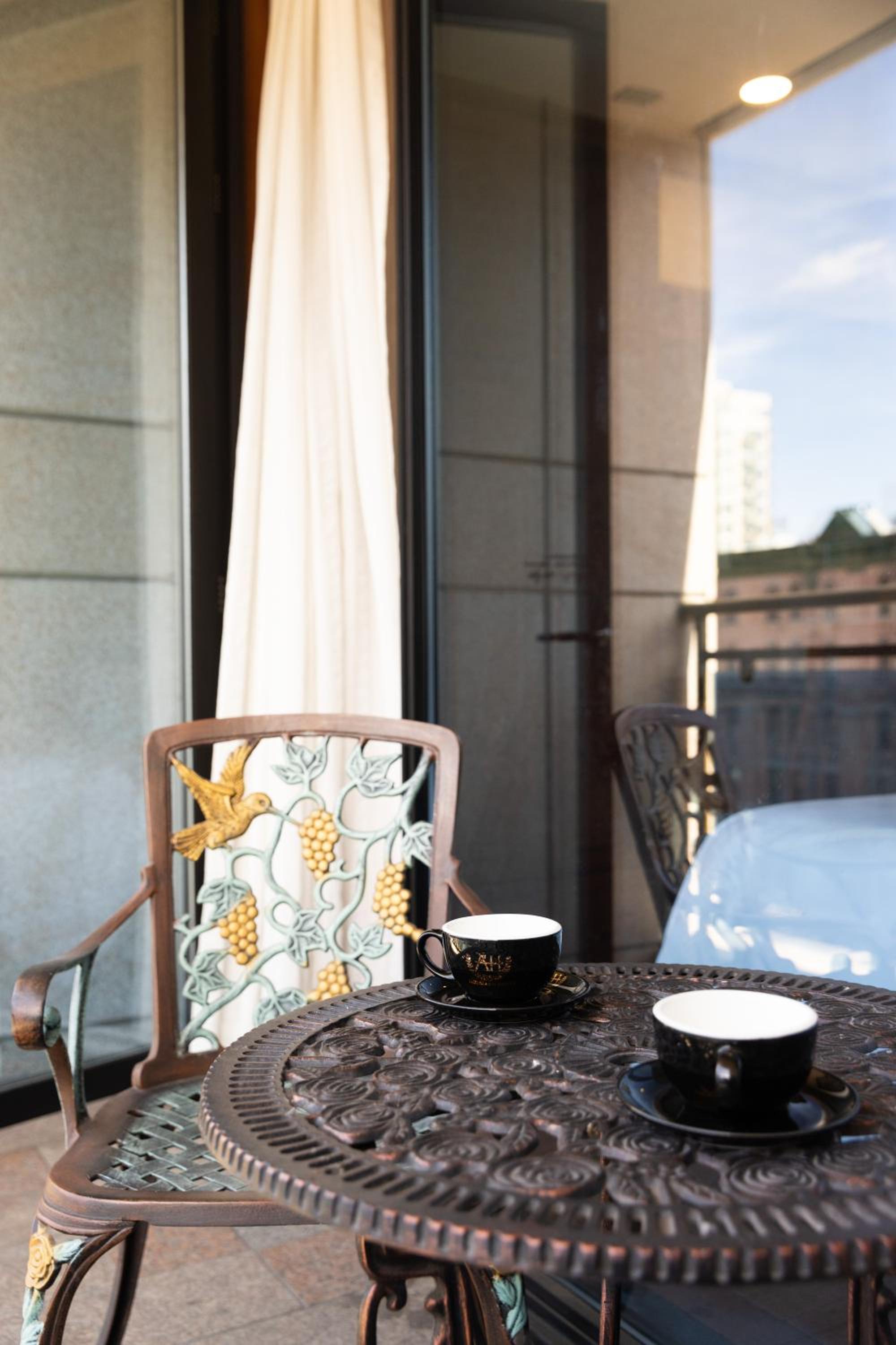 Double Room with Balcony thumbnail 6