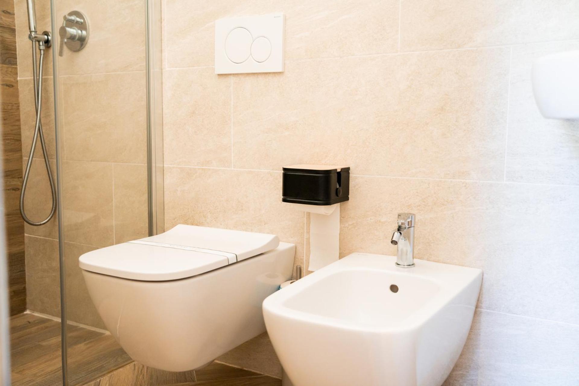 Double Room with Private Bathroom photo 2