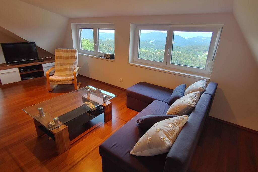 One-Bedroom House photo 1