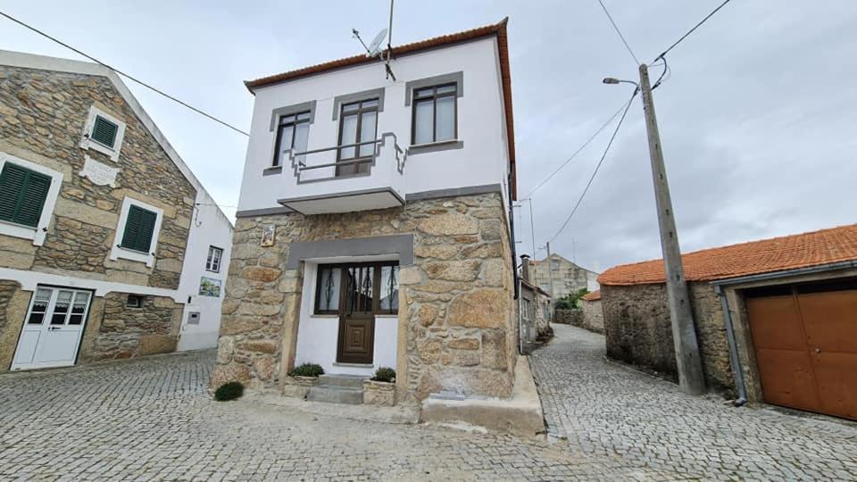 Three-Bedroom House photo 3