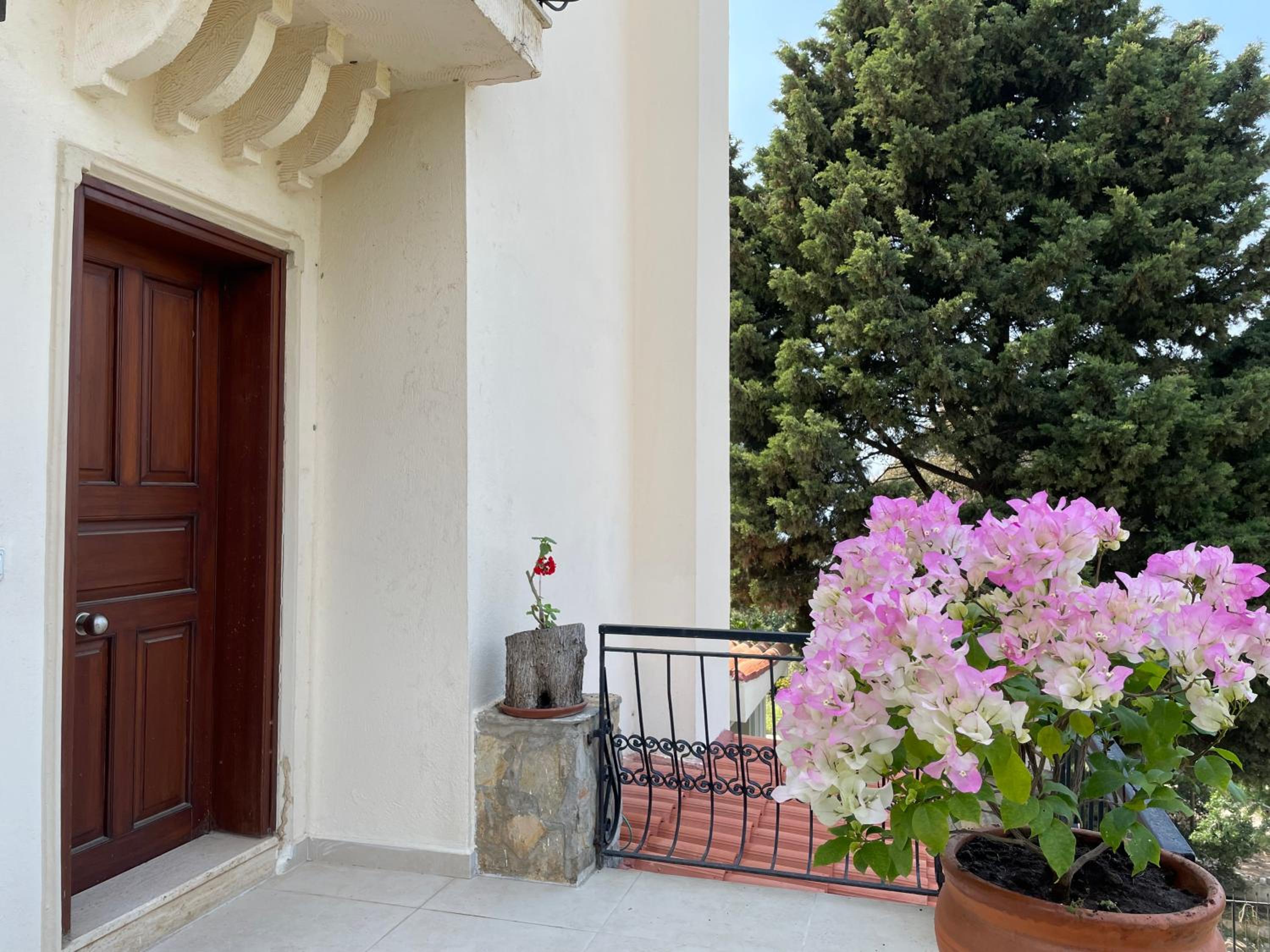 Three-Bedroom Villa - Photo 10