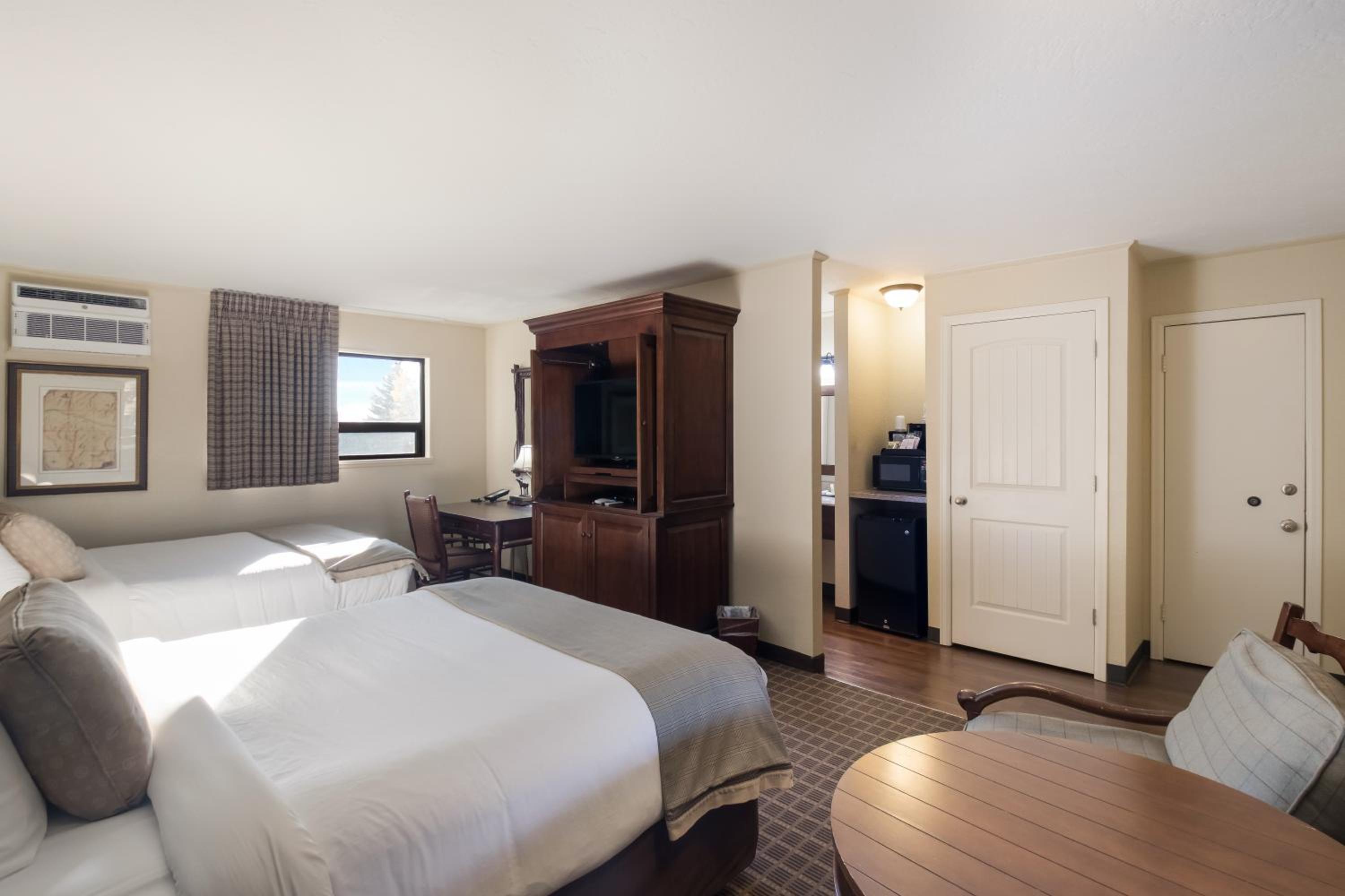 Traditional Double Room, 2 Queen Beds - Photo 1