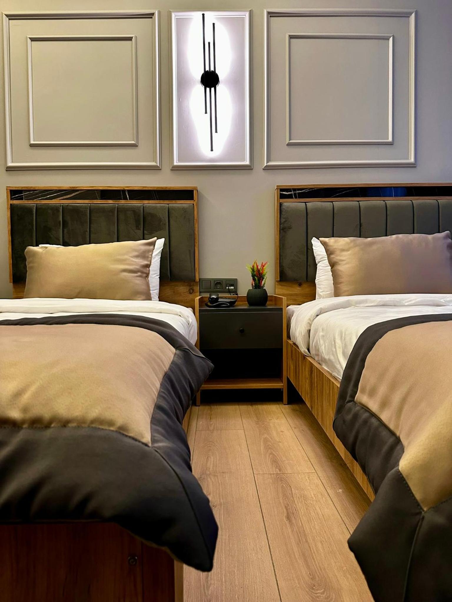 Standard Twin Room - Photo 1