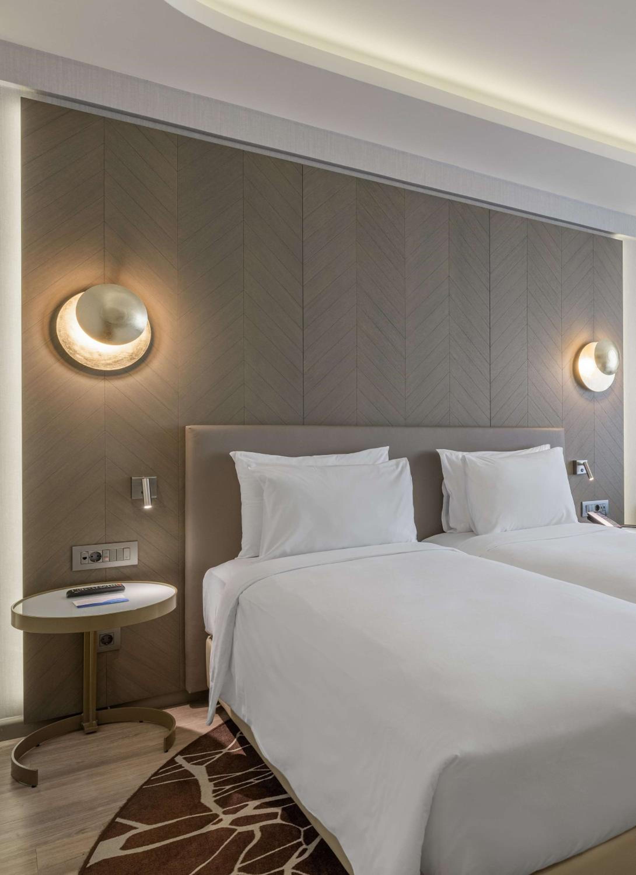 Bed & Sleeping Area