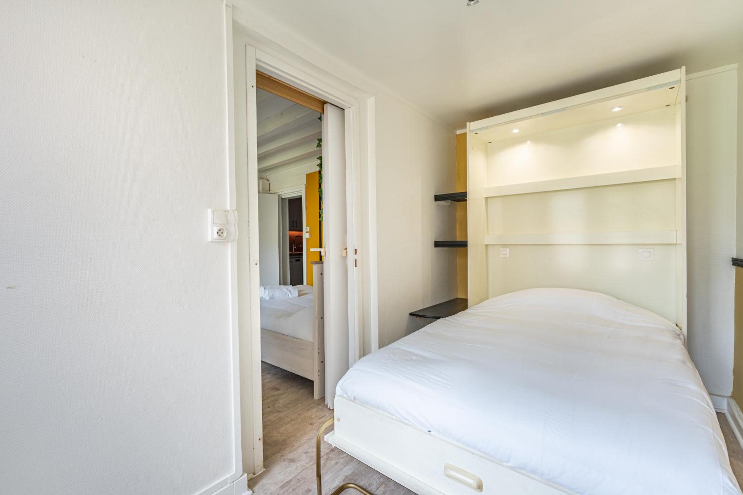 Two-Bedroom Apartment - Photo 7