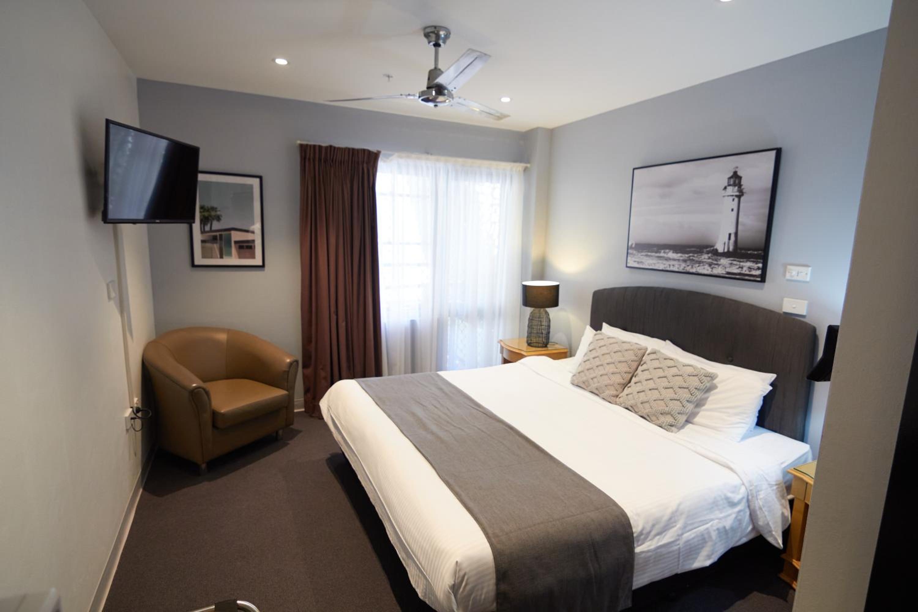 Queen Room - Photo 10