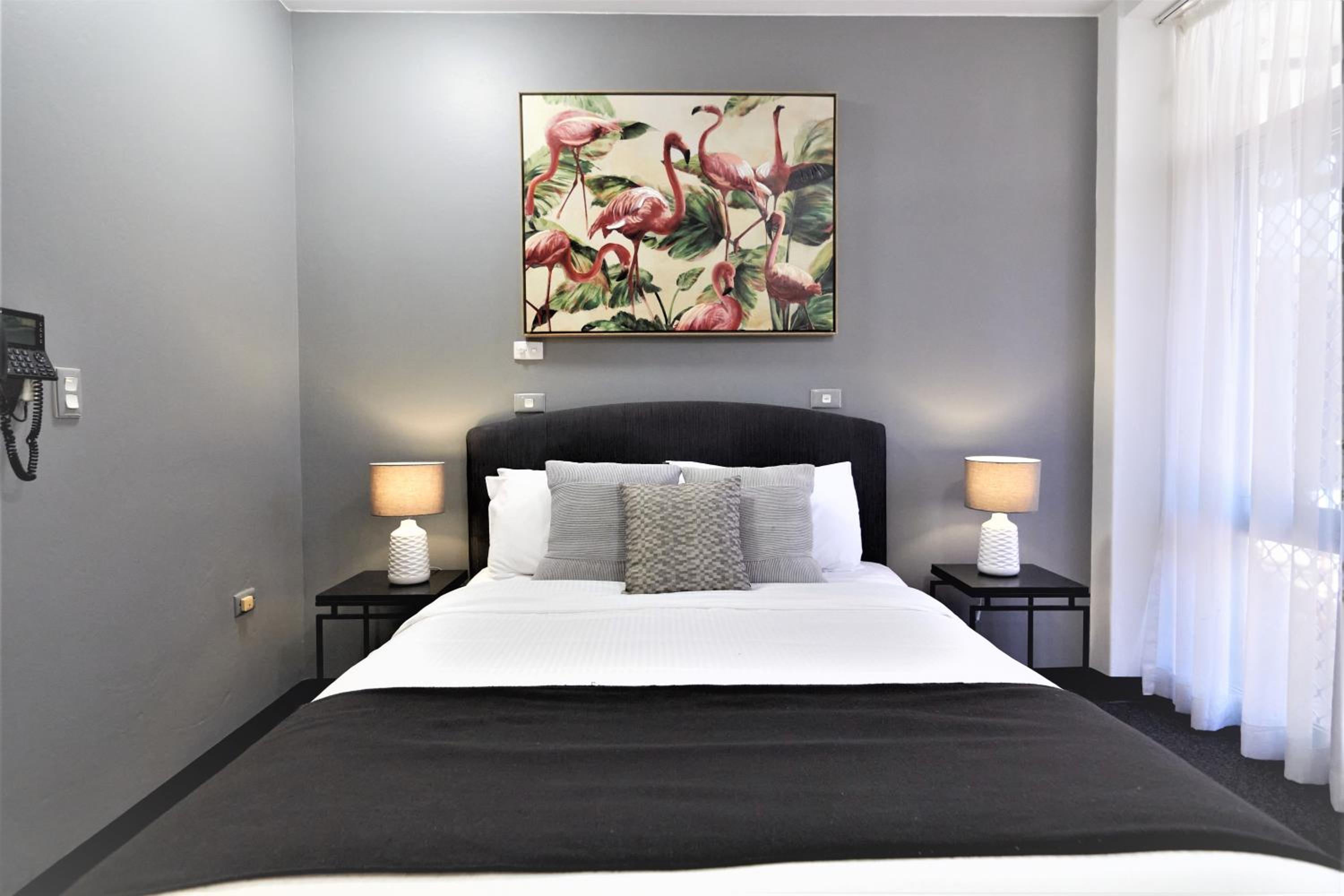 Queen Room - Photo 9