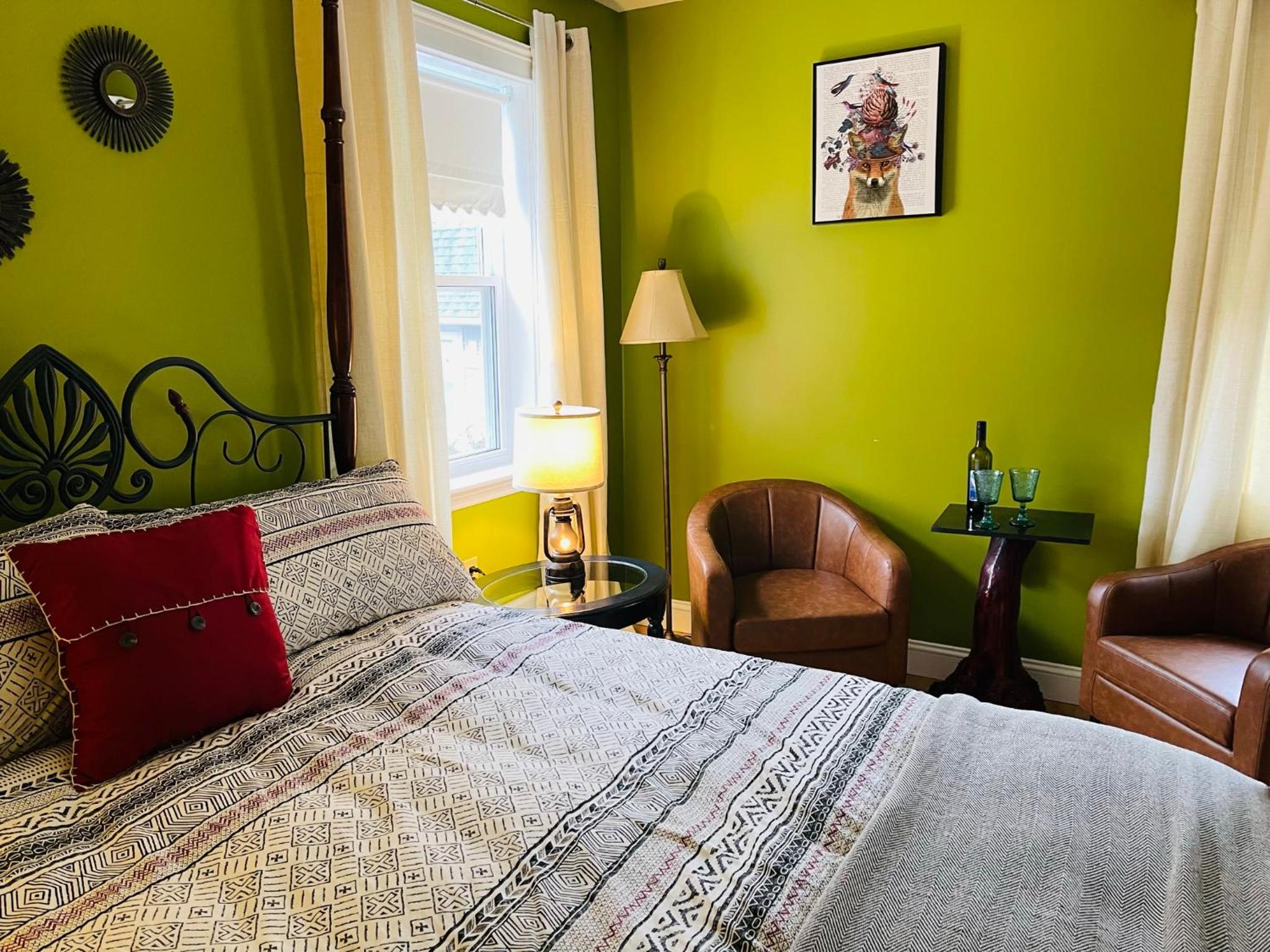 Queen Room with Shared Bathroom