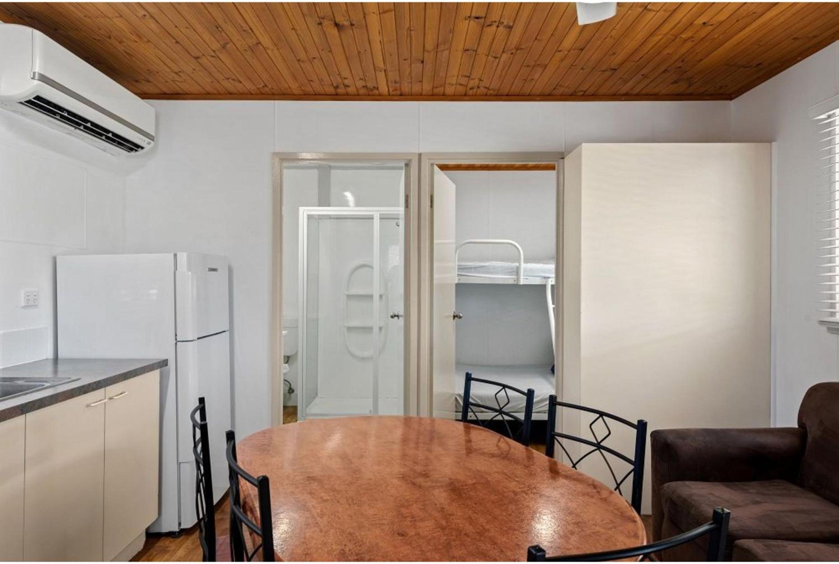 Standard Two-Bedroom Cabin - Pet Friendly thumbnail 5