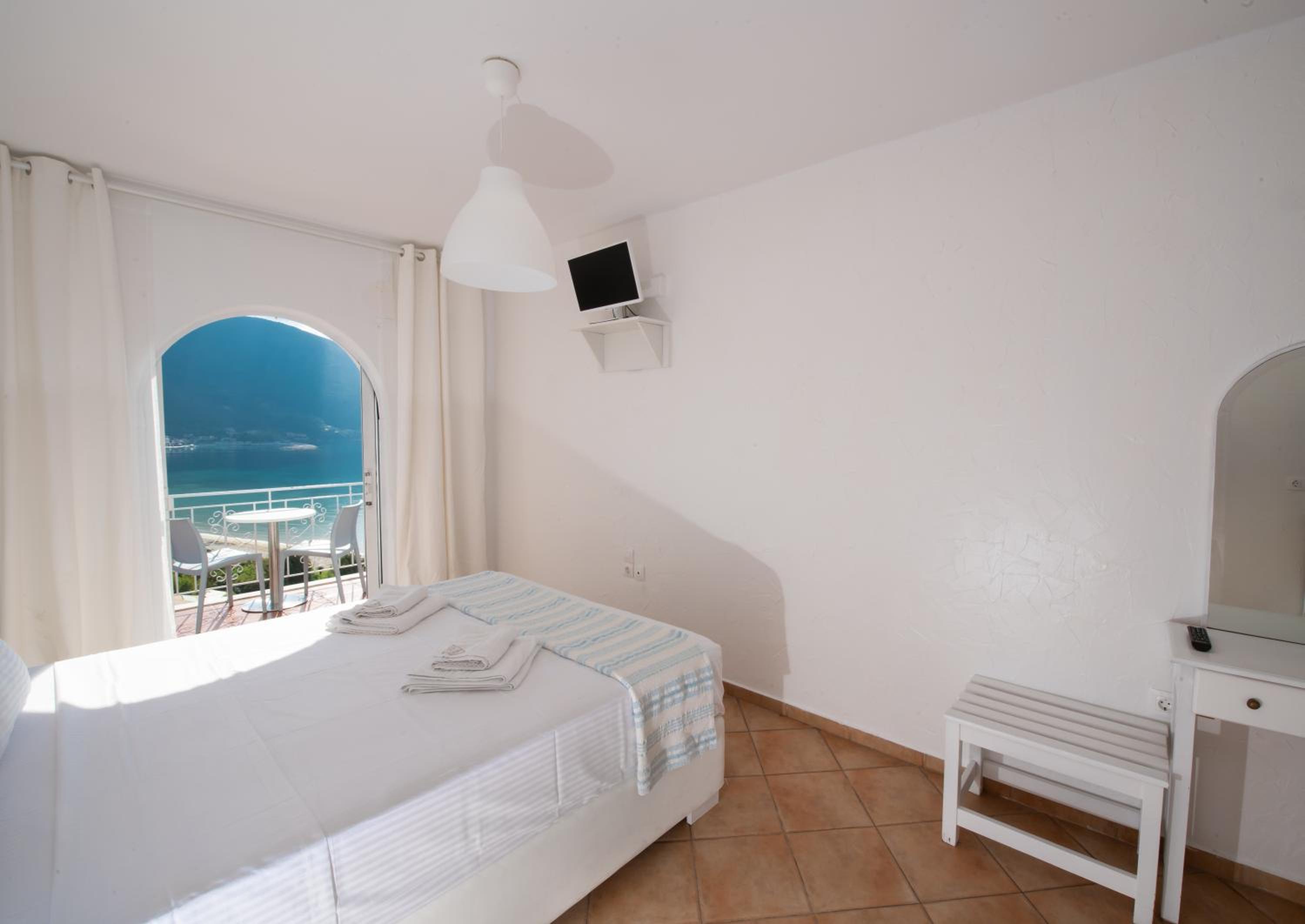 Basic Triple Room - Photo 9