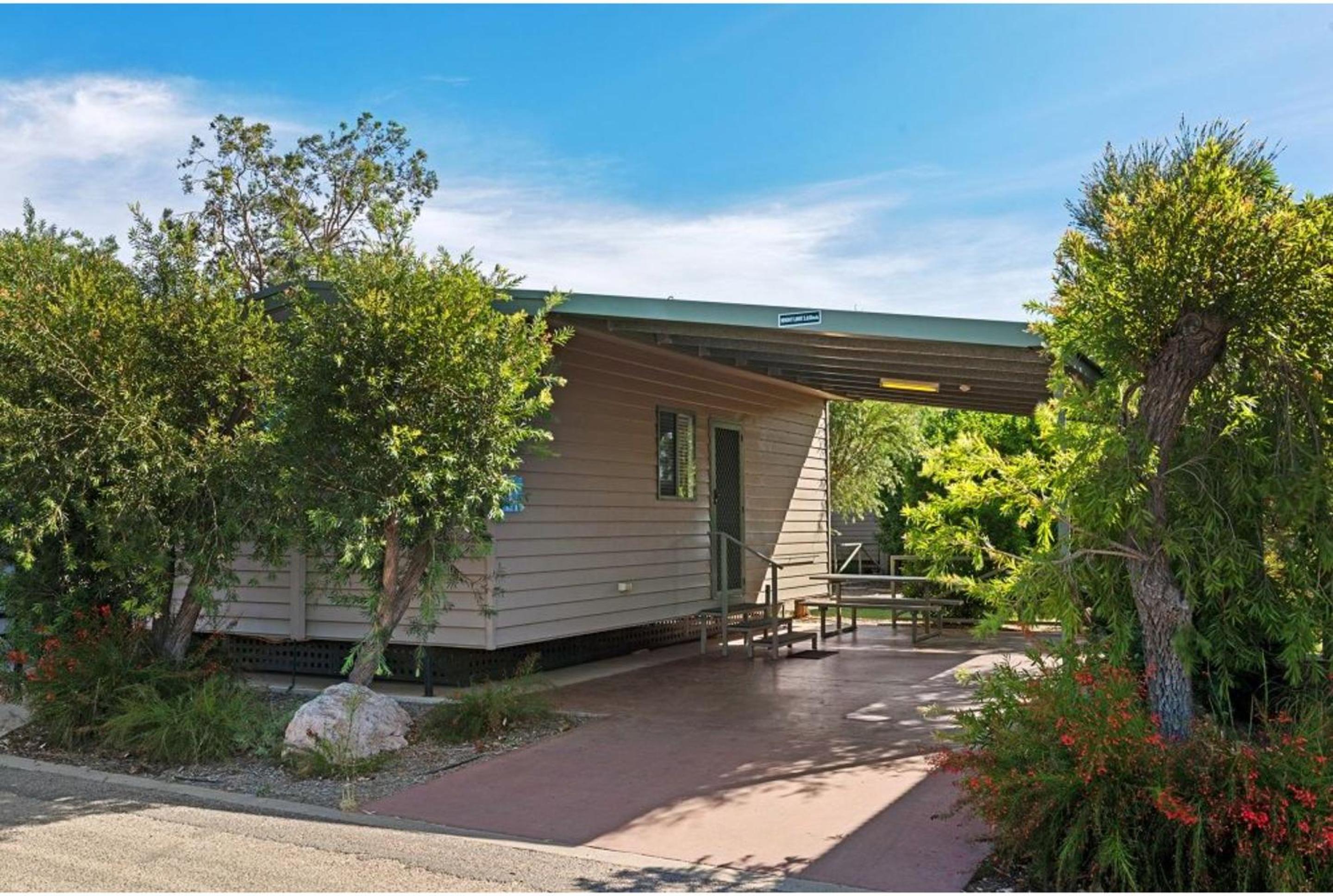 Standard One-Bedroom Cabin - Photo 2