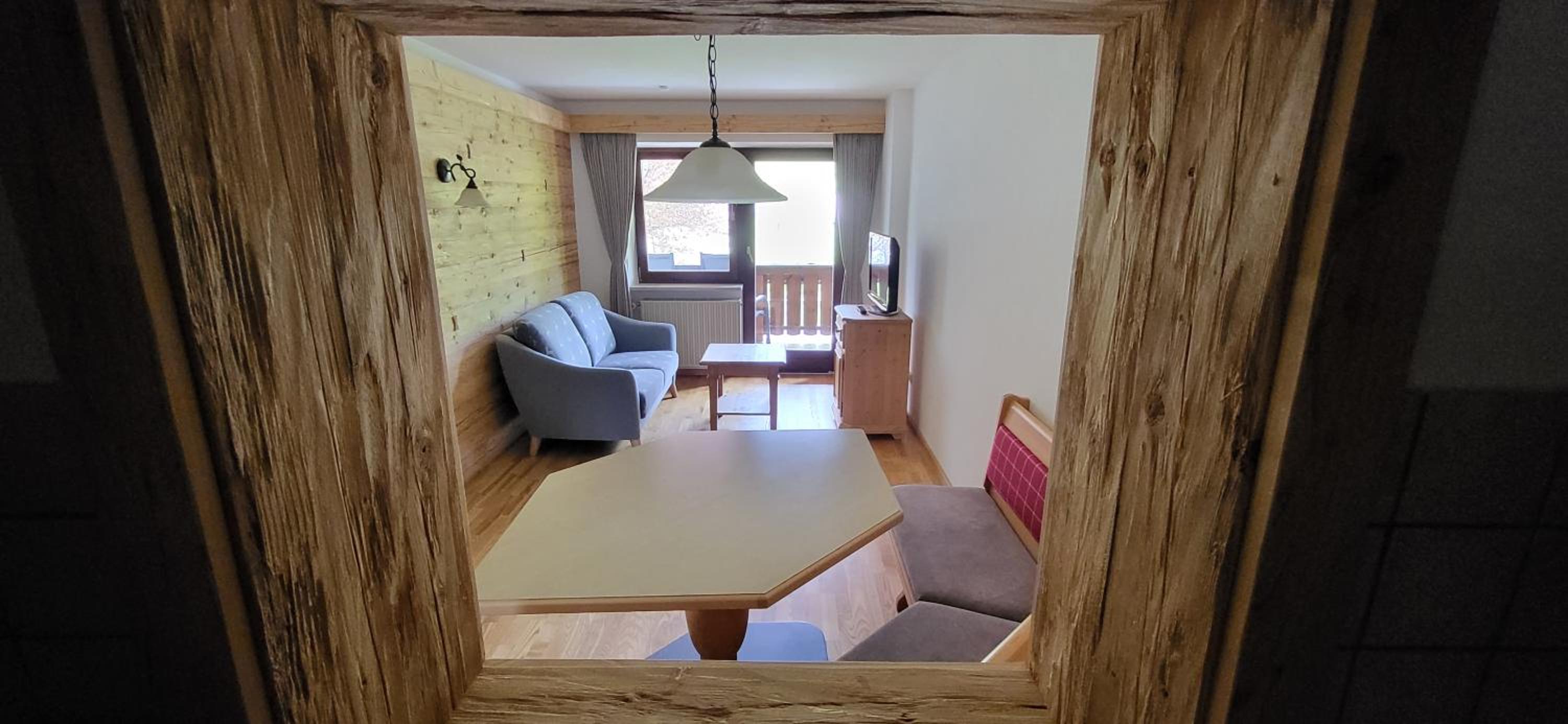 Apartment with Balcony photo 3