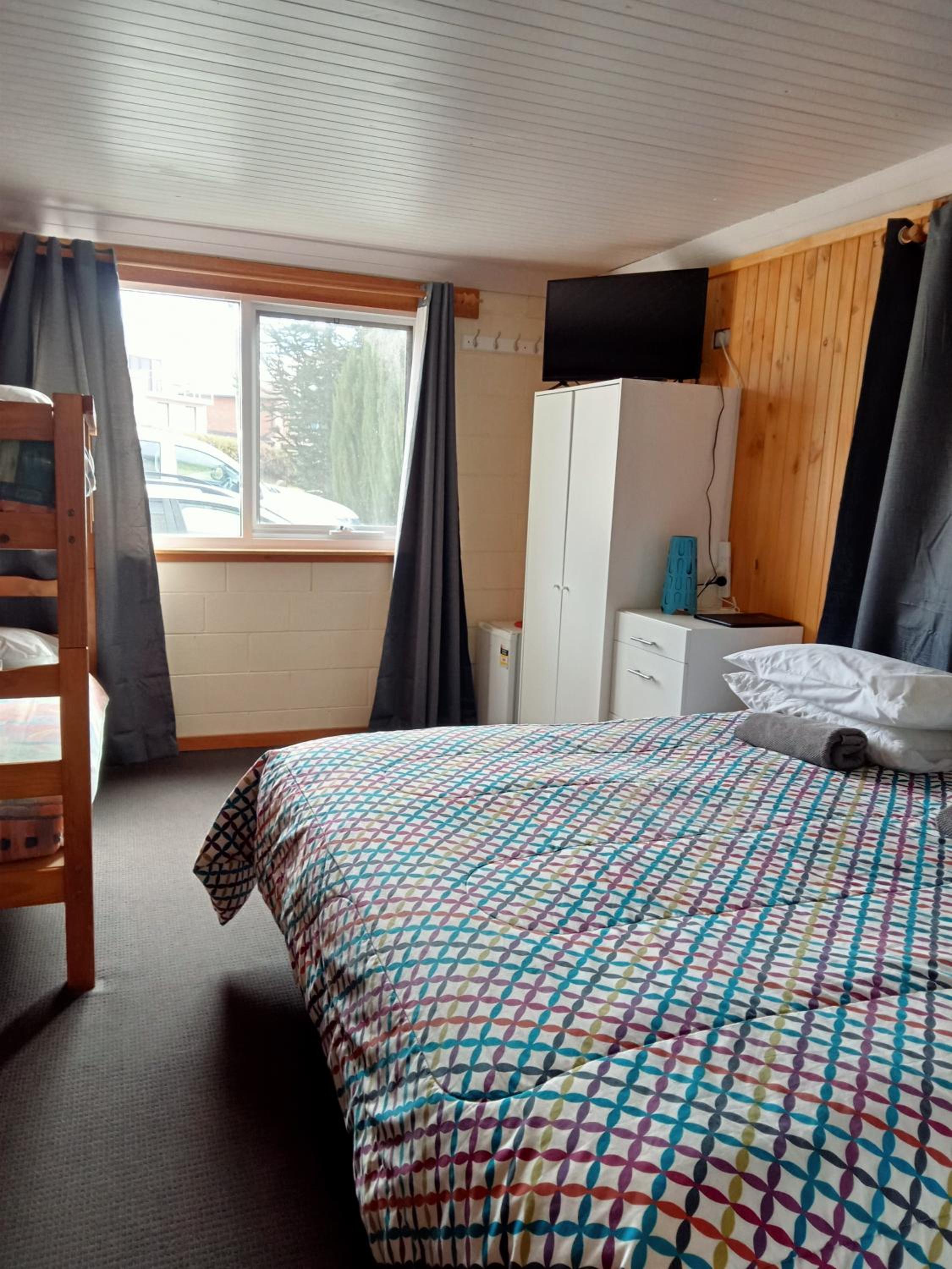 King Room with Bunk Beds photo 2