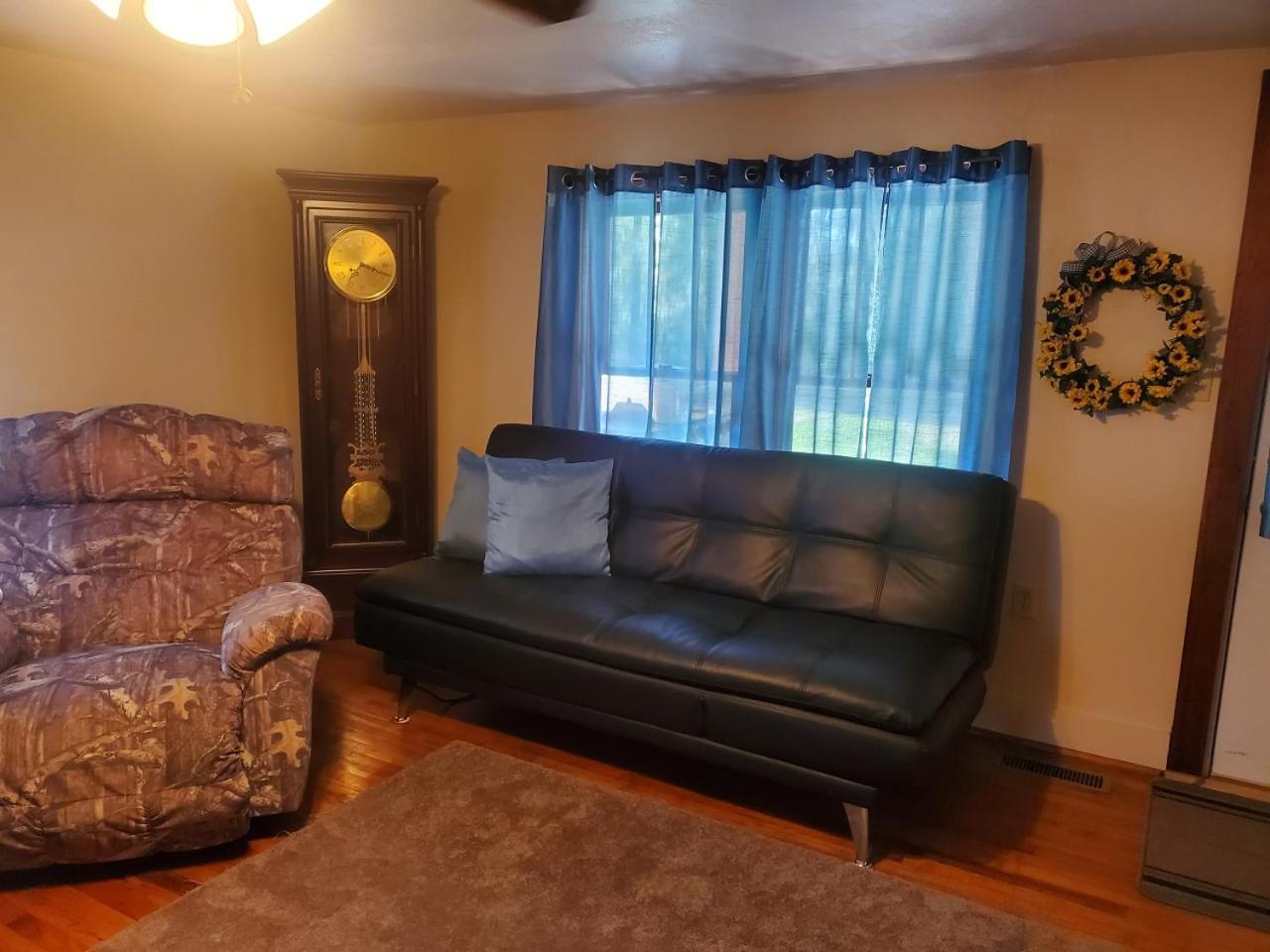 Two-Bedroom House photo 2