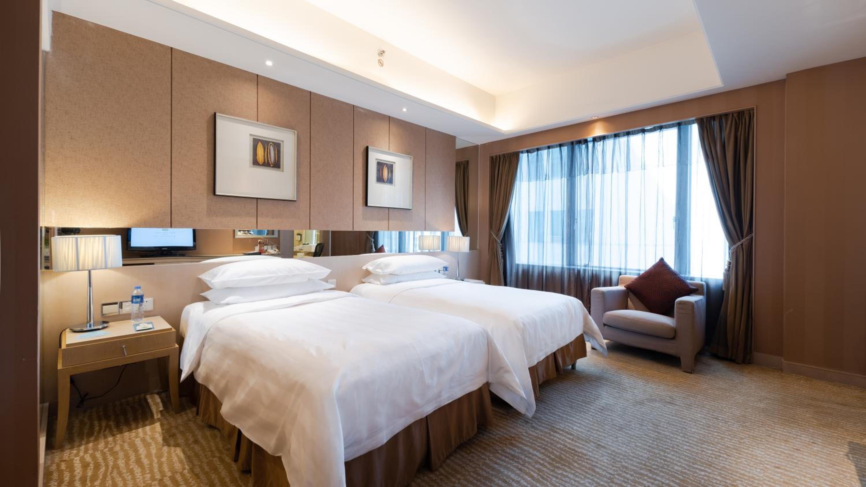 Deluxe Twin Room photo 3