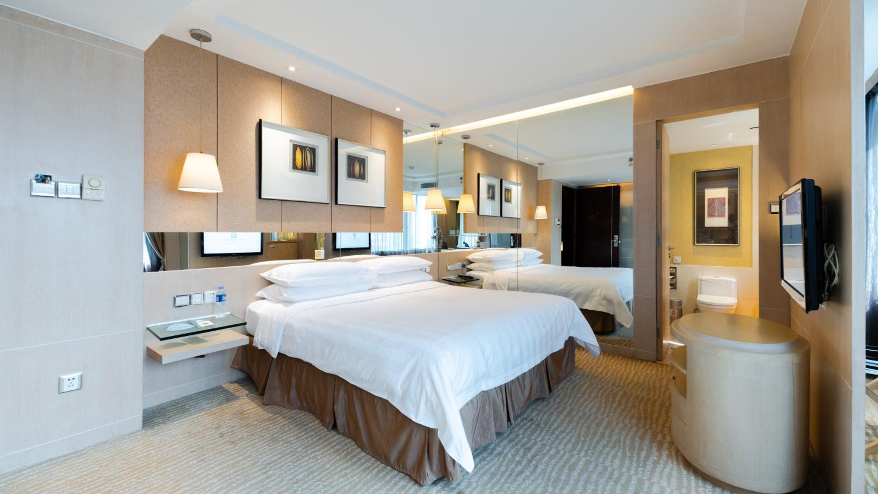 Superior King Room photo 3
