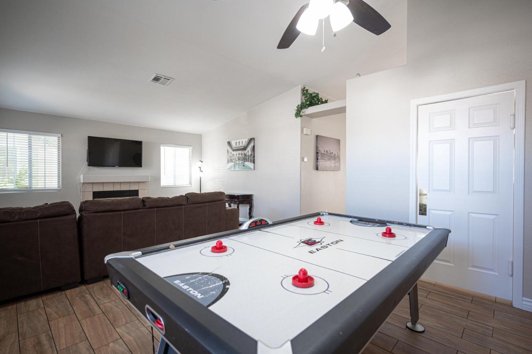 Four-Bedroom House - Photo 14