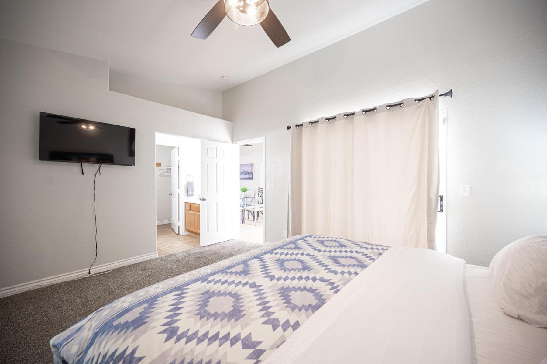 Four-Bedroom House - Photo 7