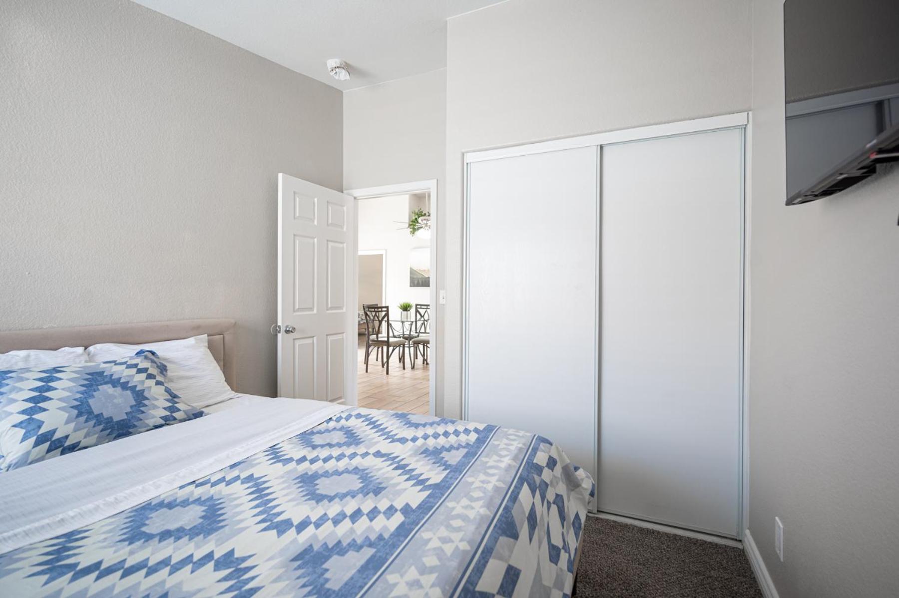 Four-Bedroom House - Photo 4