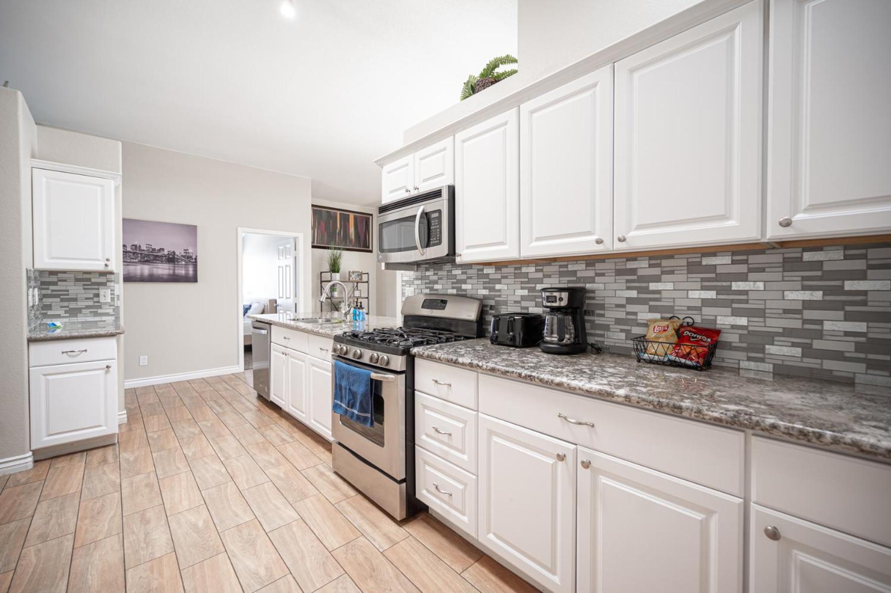 Four-Bedroom House - Photo 22