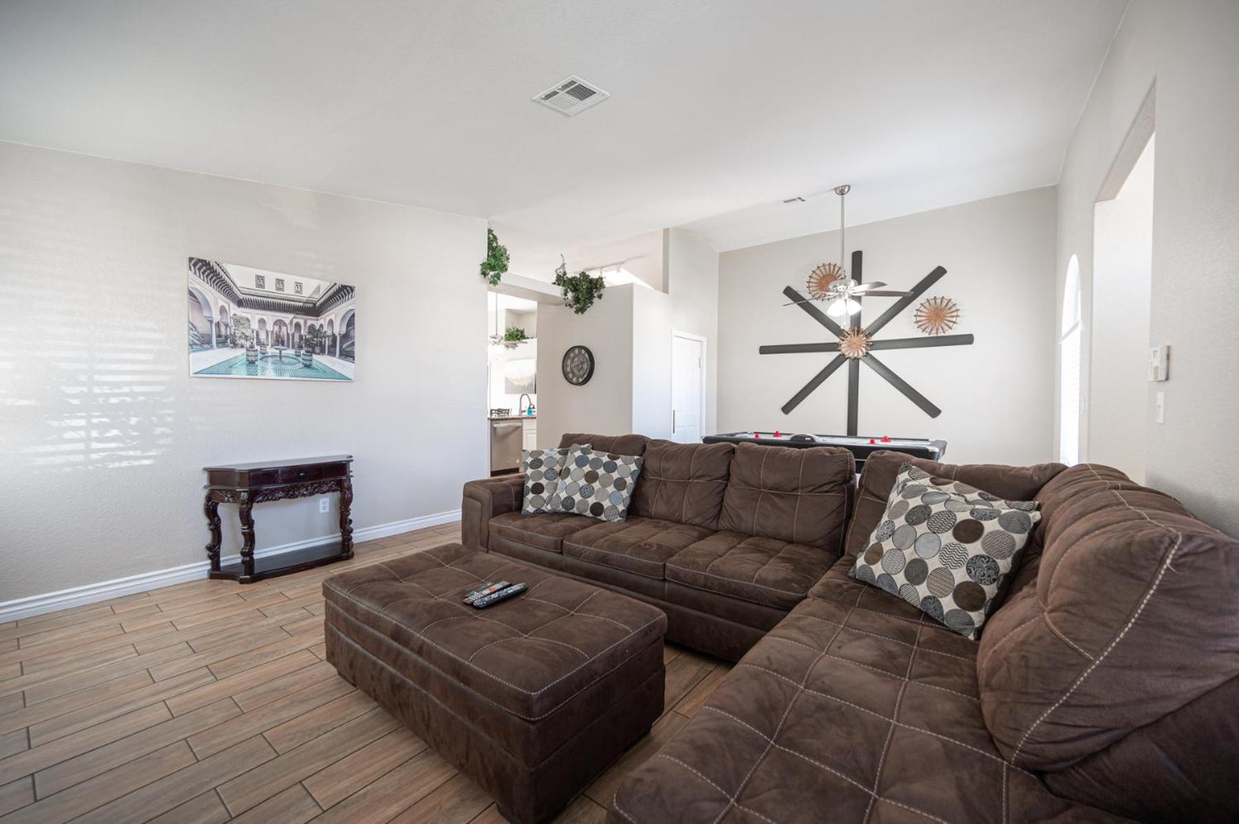 Four-Bedroom House - Photo 32