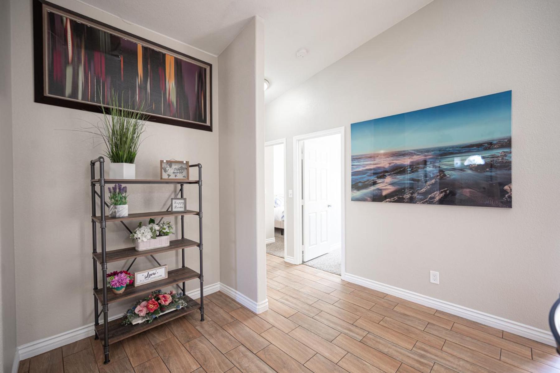 Four-Bedroom House - Photo 26