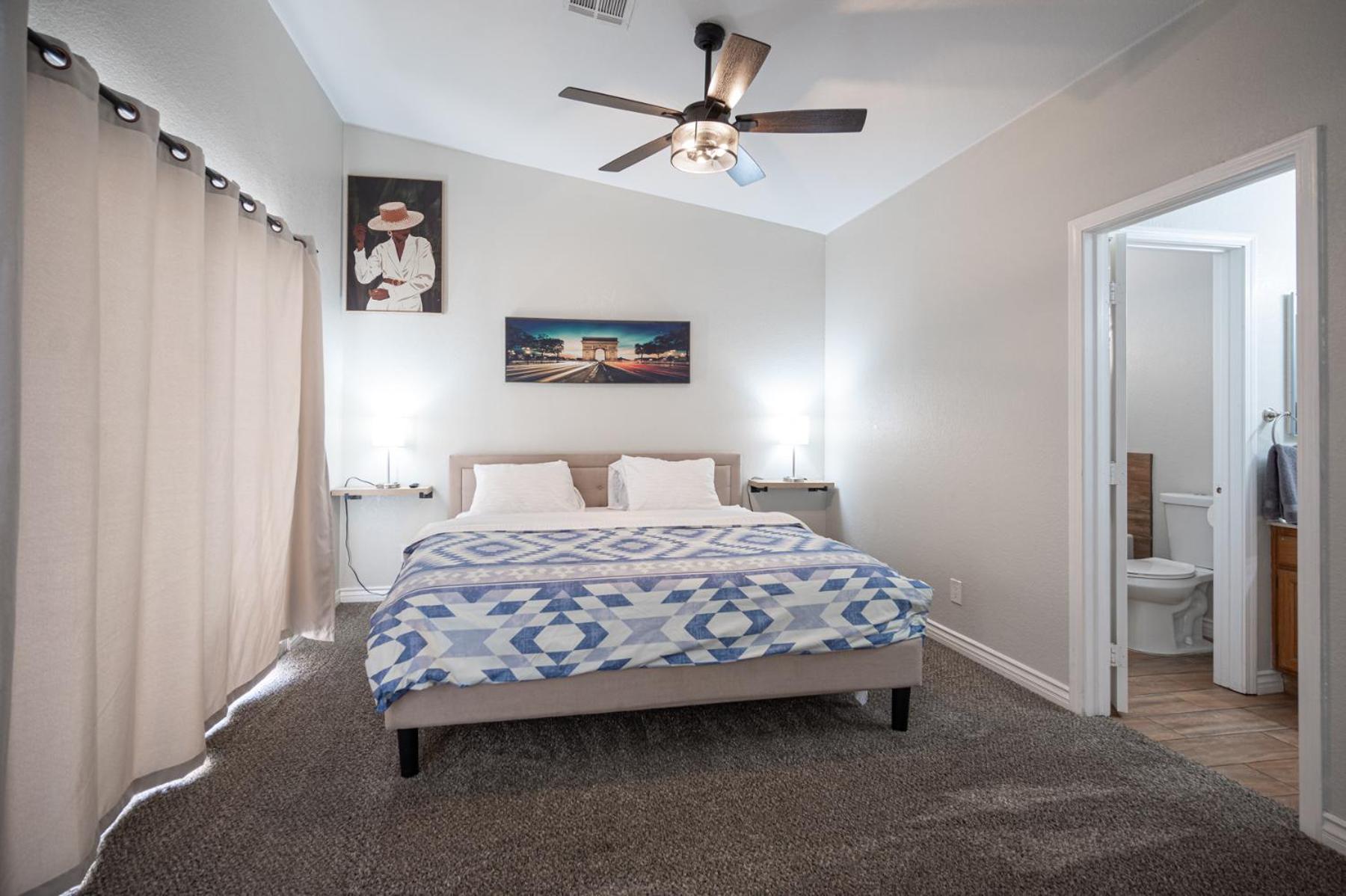 Four-Bedroom House - Photo 19