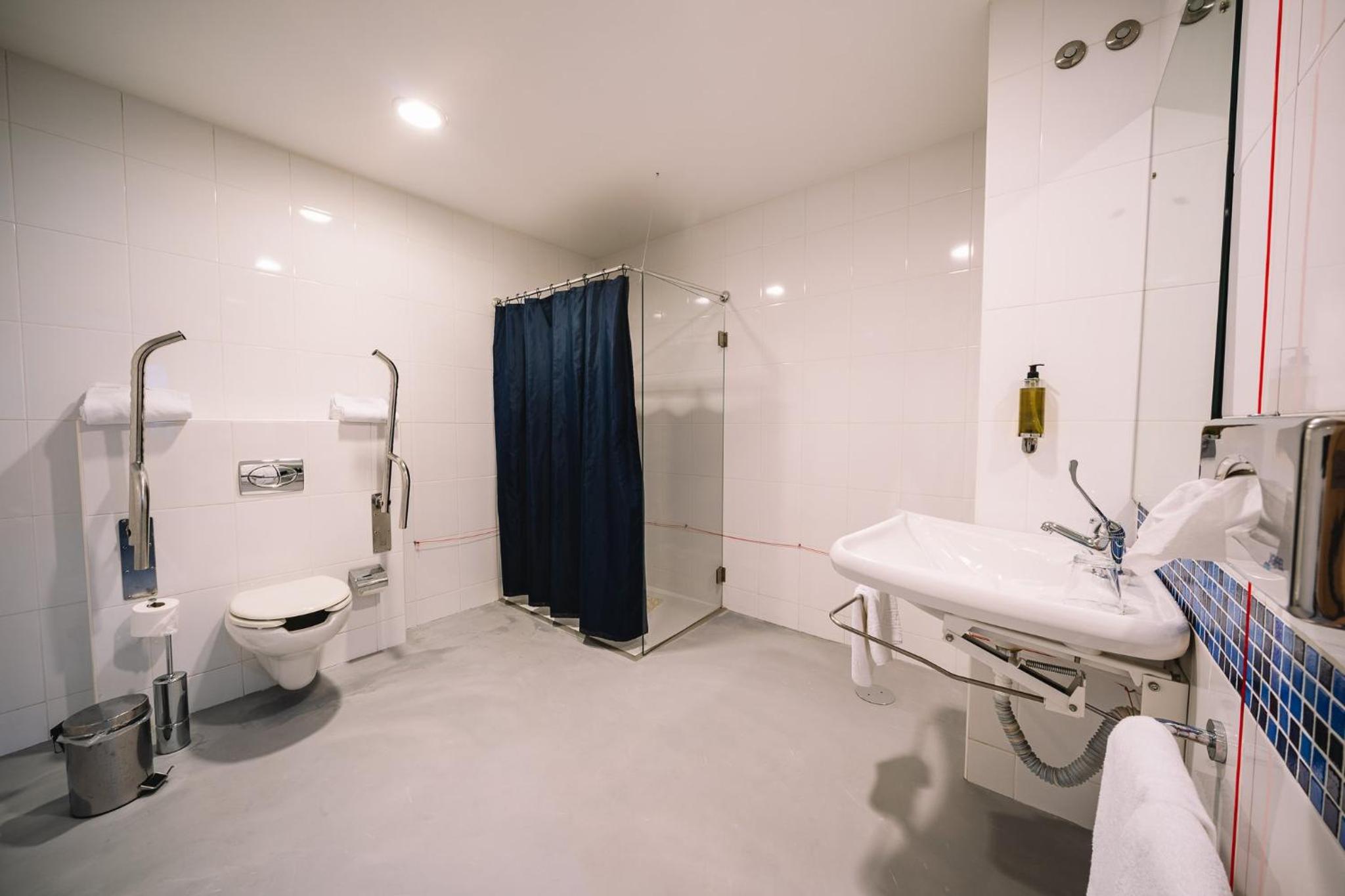 Standard Double Room with Free Breakfast - Accessible - Photo 2