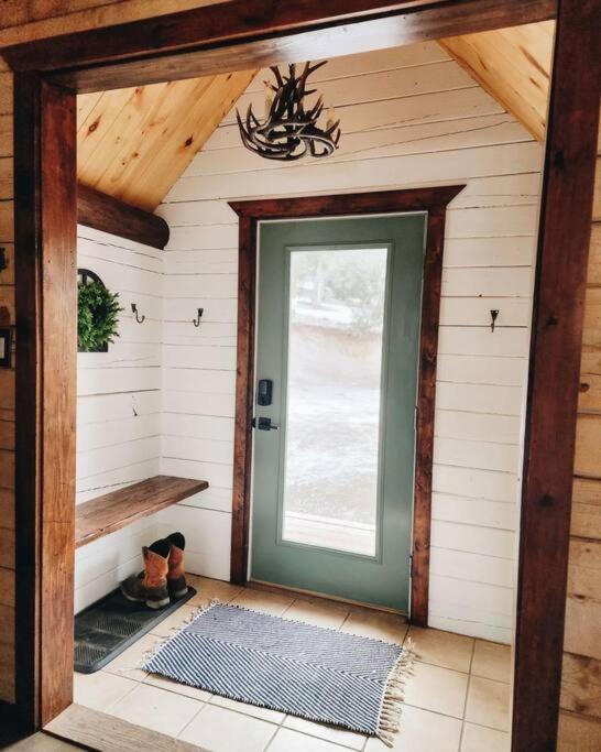 Three-Bedroom House photo 2