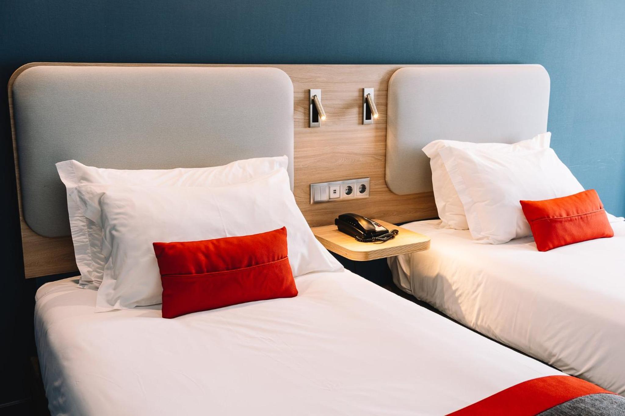 Standard Room with Free Breakfast thumbnail 6