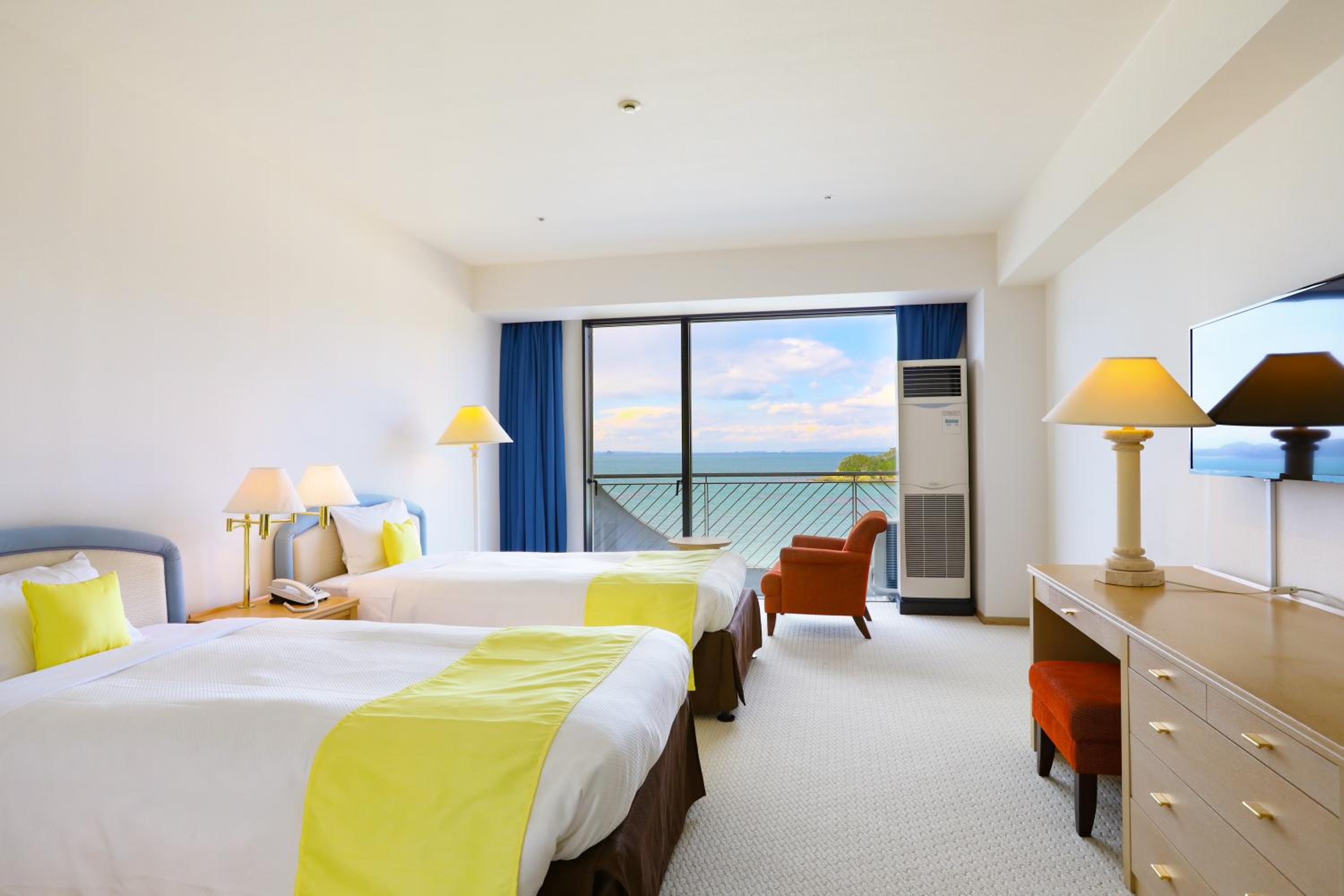 Twin Room - Non-Smoking - Photo 1
