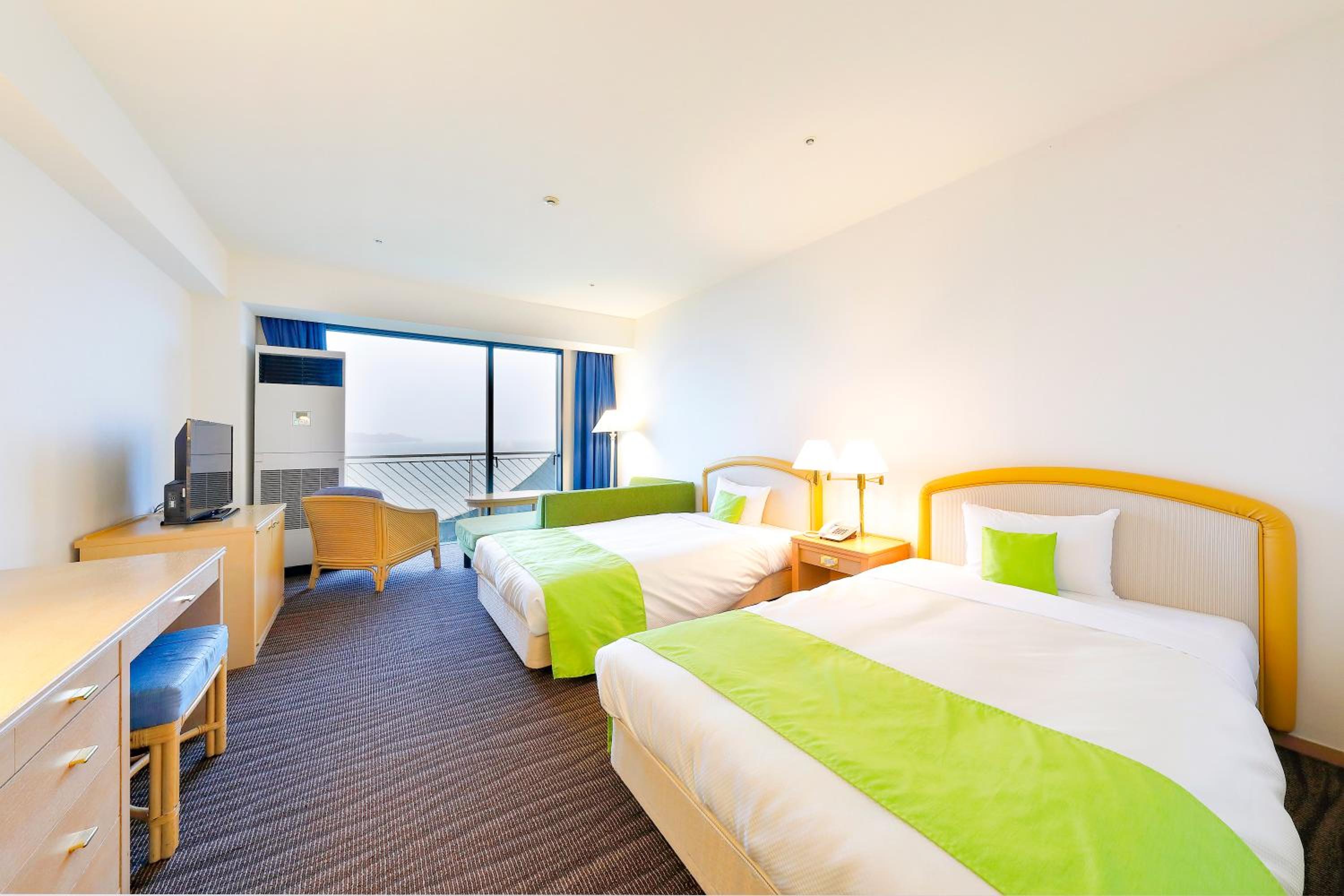 Twin Room With Sofa Bed  - High Floor  - Non-Smoking - Photo 1
