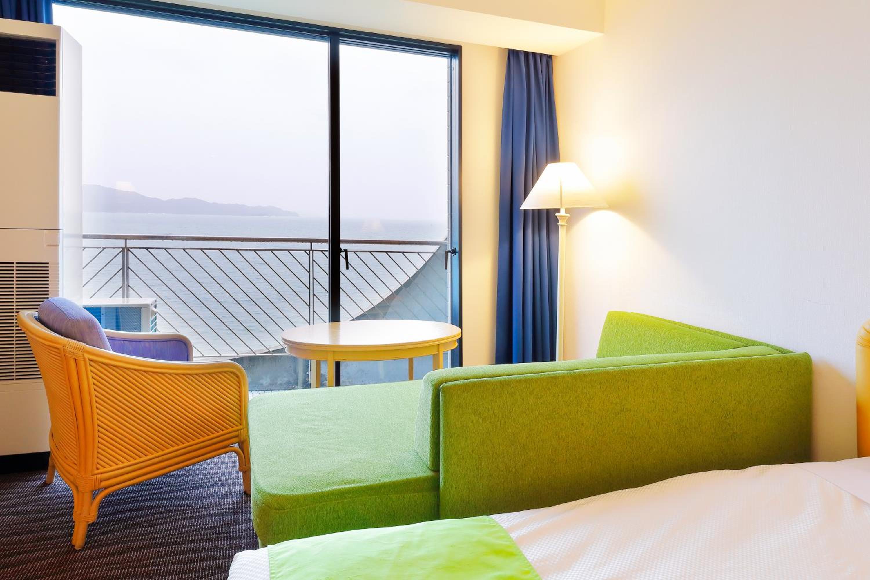 Twin Room With Sofa Bed  - High Floor  - Non-Smoking - Photo 4