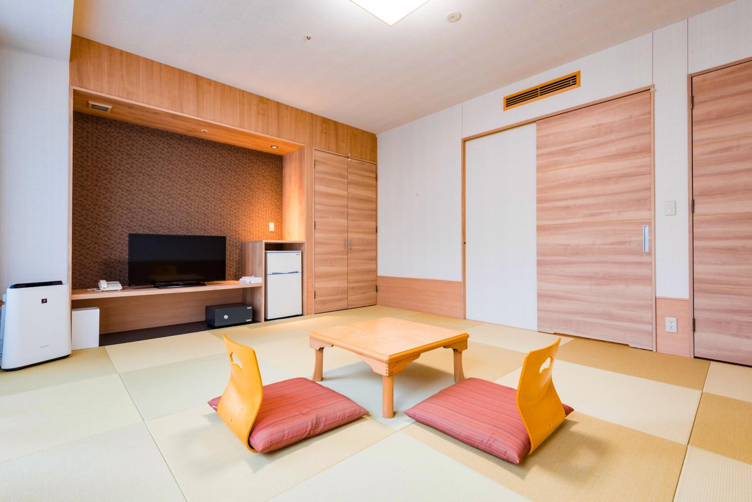 Standard Japanese-Style-Room 18 sqm - Shower Only - Non-Smoking photo 1
