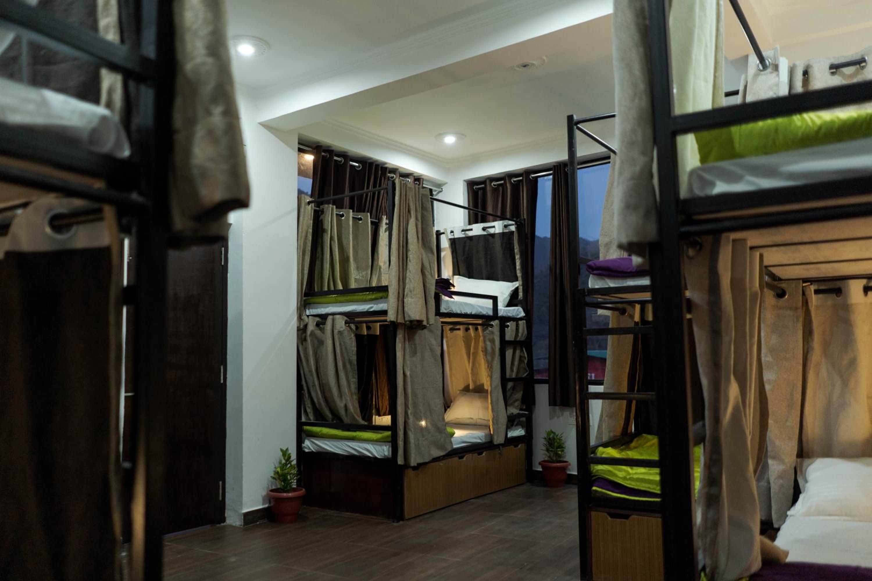 Bed in 10-Bed Mixed Dormitory Room photo 1