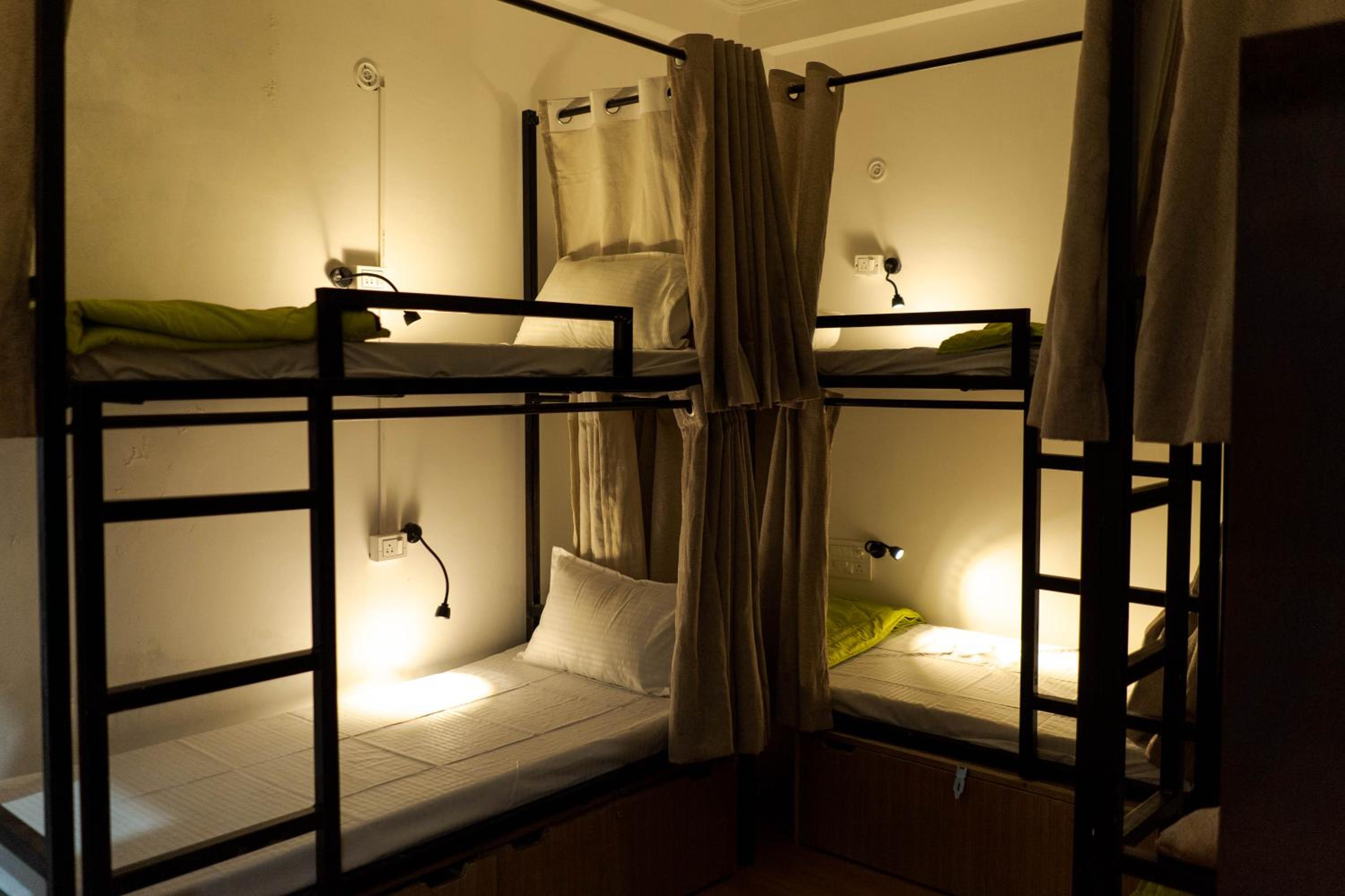 Bed in 6-Bed Mixed Dormitory Room photo 1