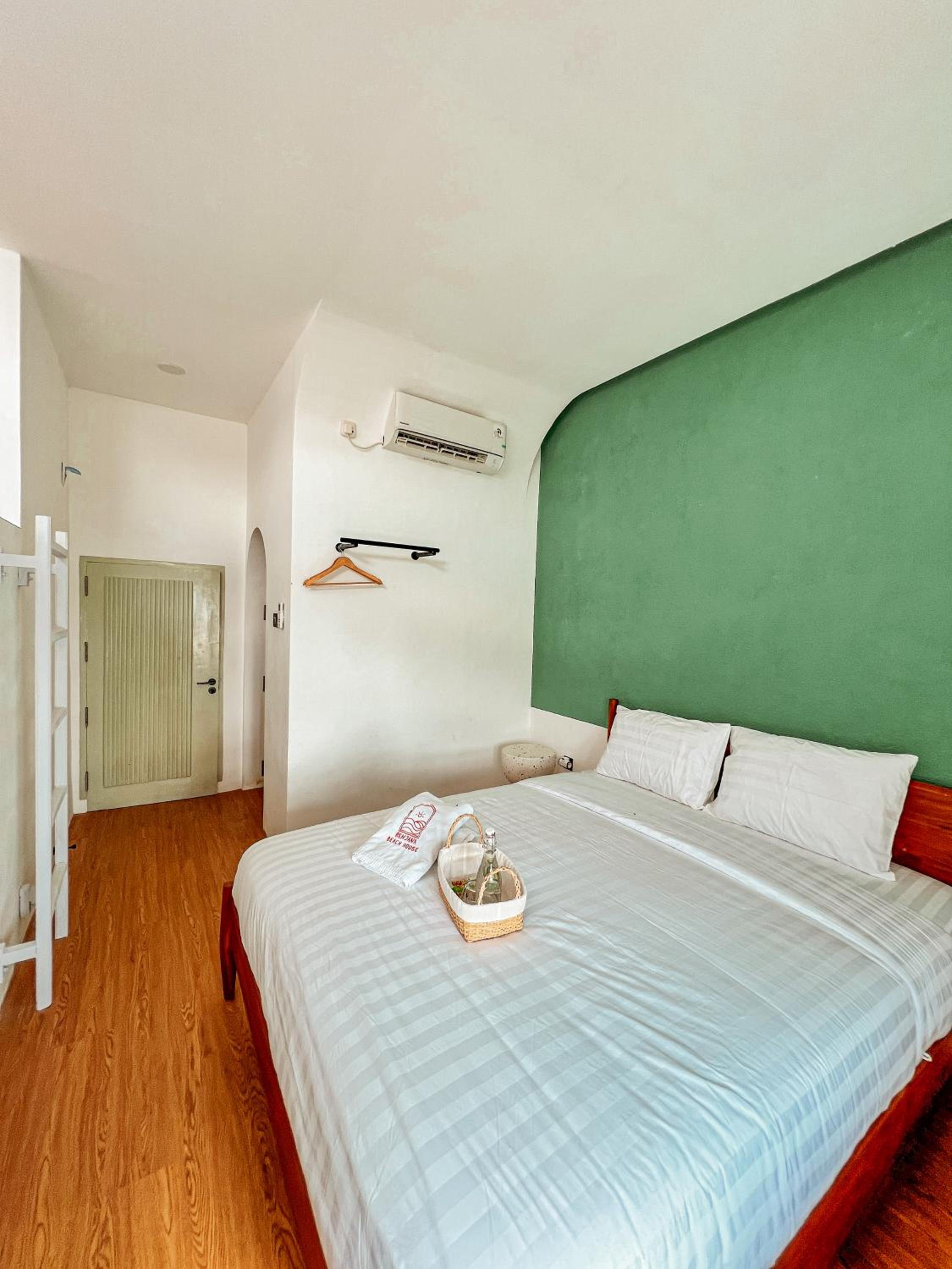 Double Room with Private Bathroom - Photo 1
