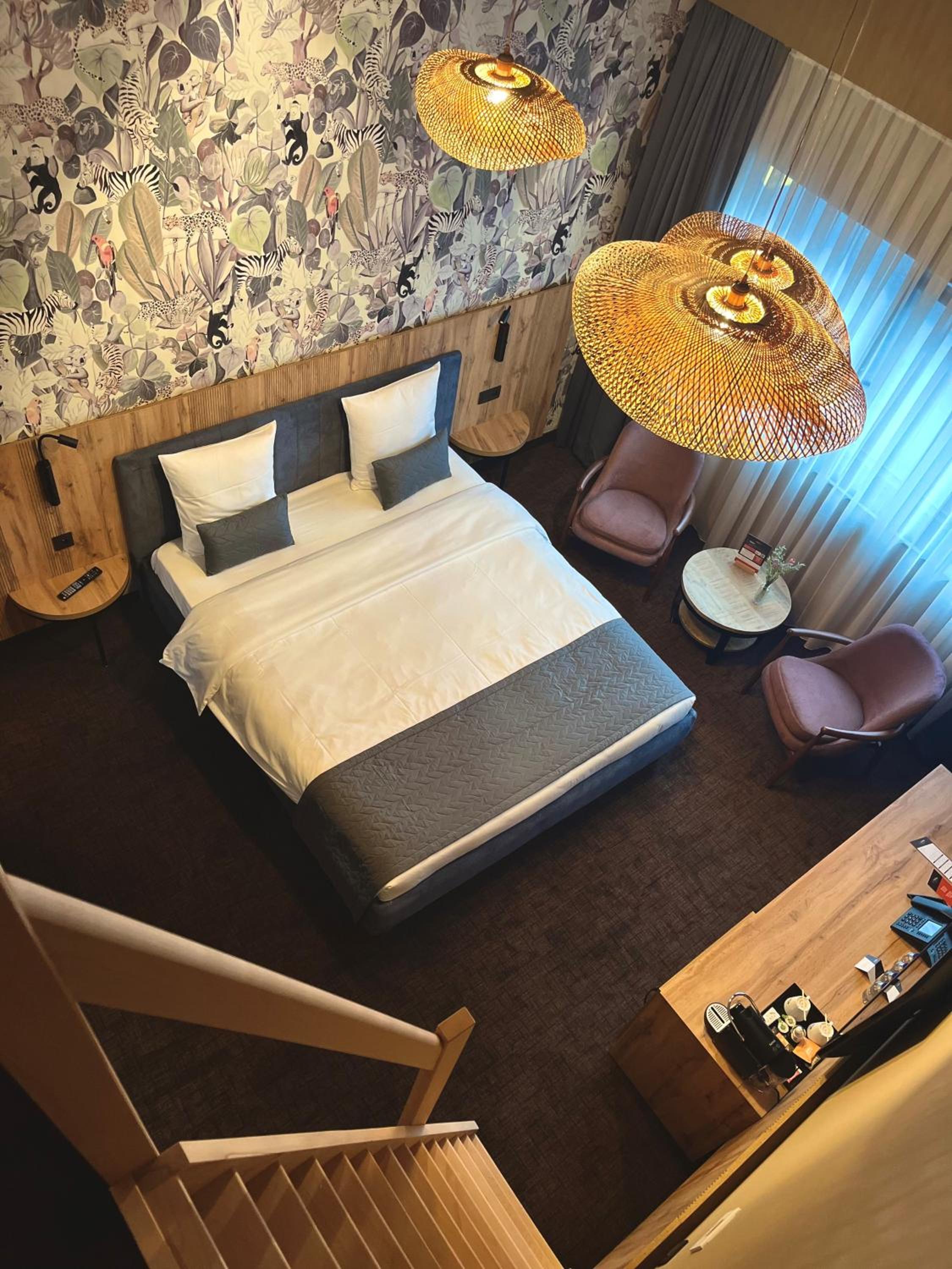 Standard Family Room - Photo 4