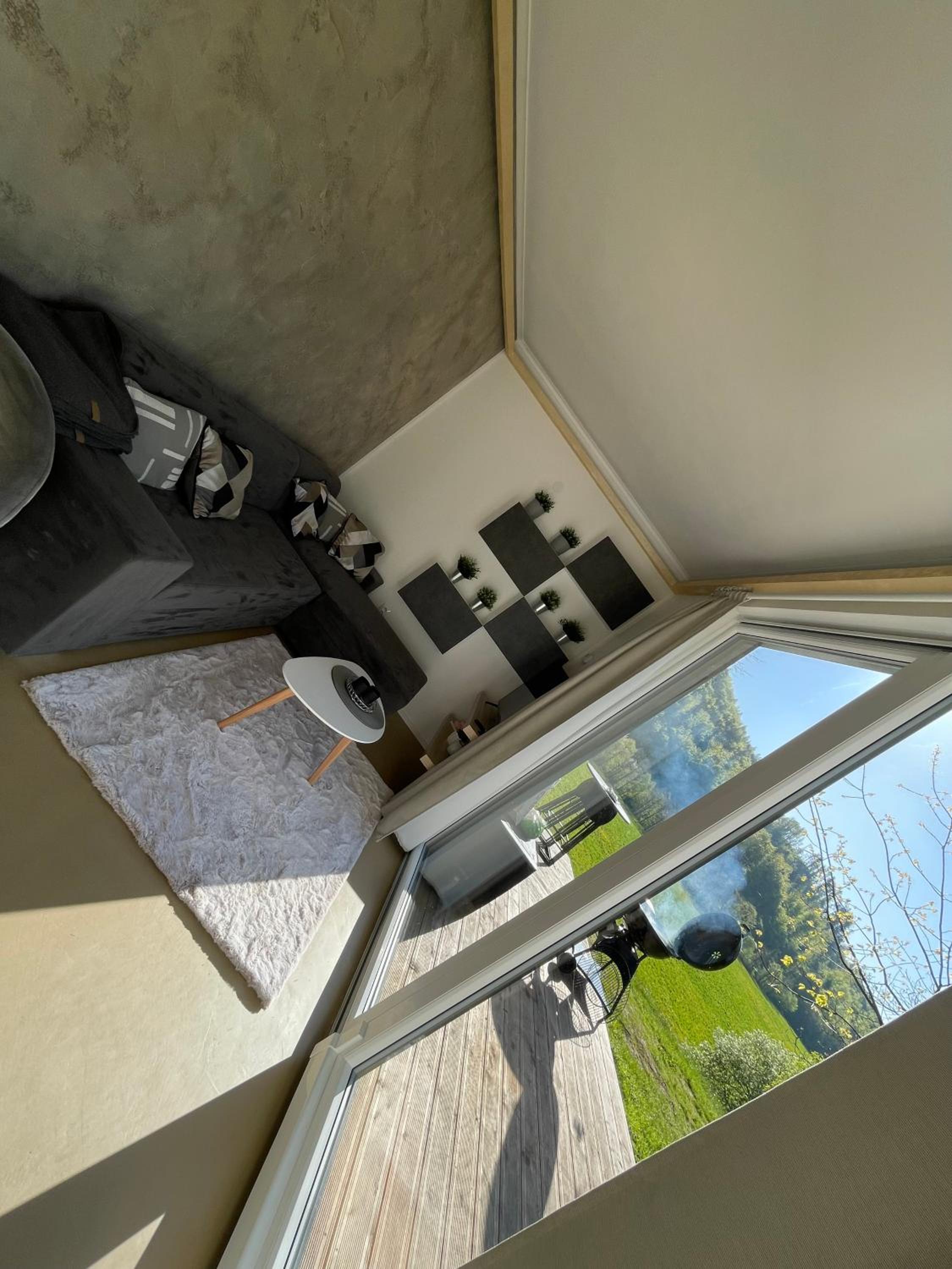 Mobile Home photo 2