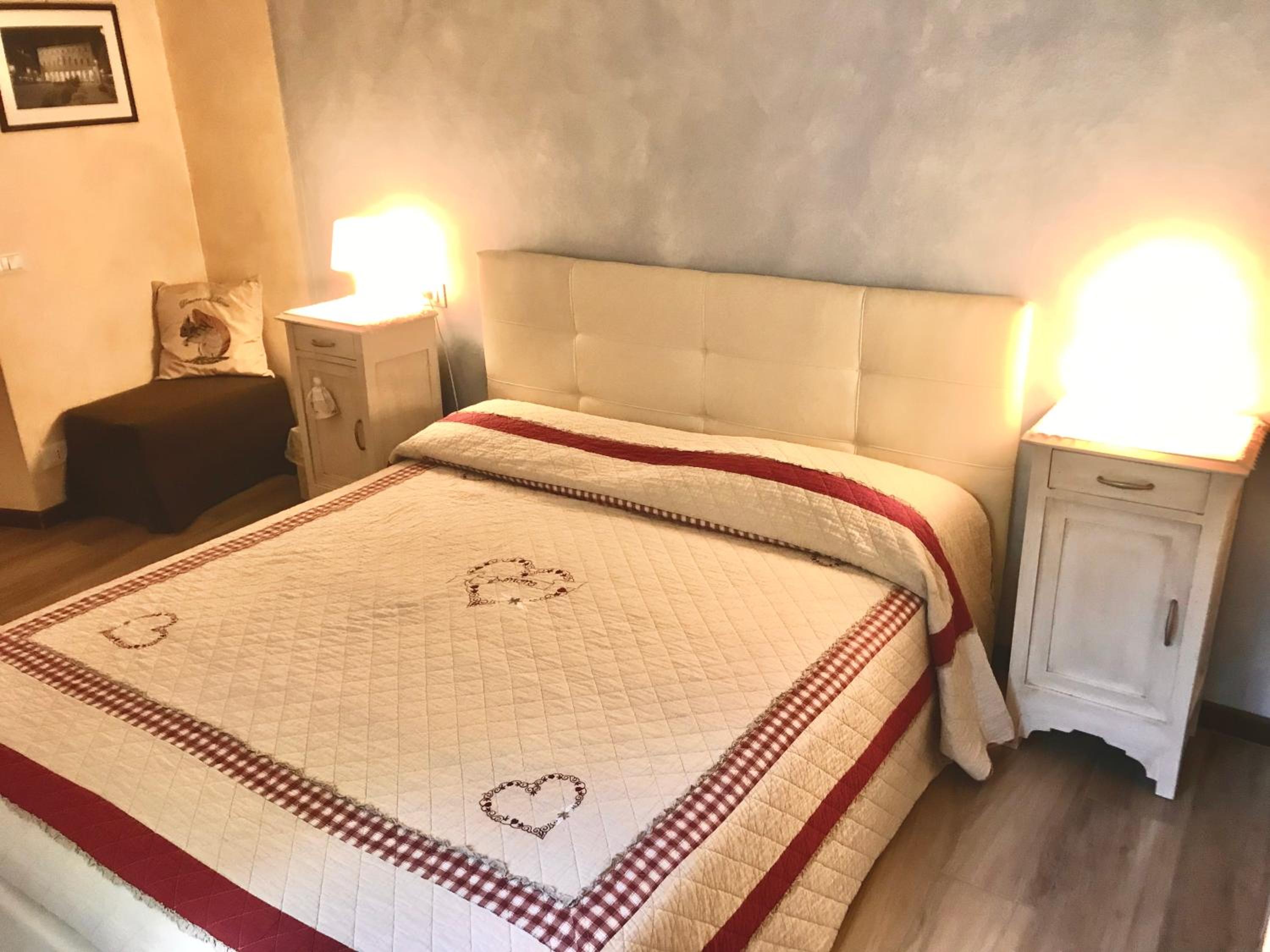 Double or Twin Room with Private External Bathroom photo 2