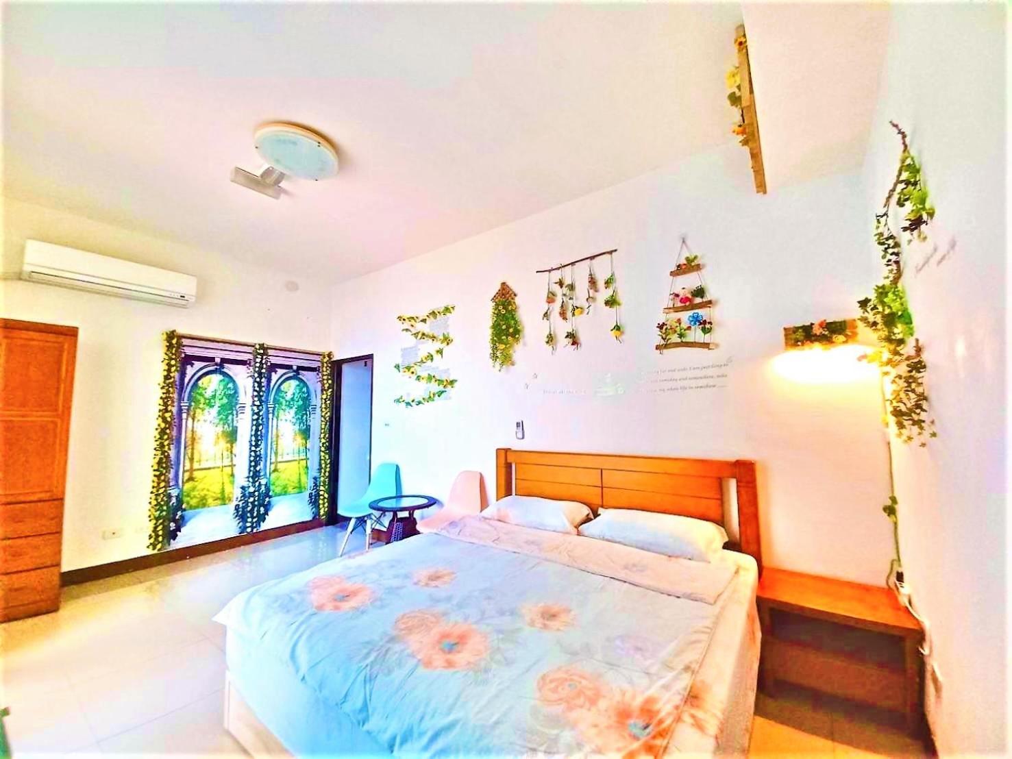 Queen Room with Balcony photo 1