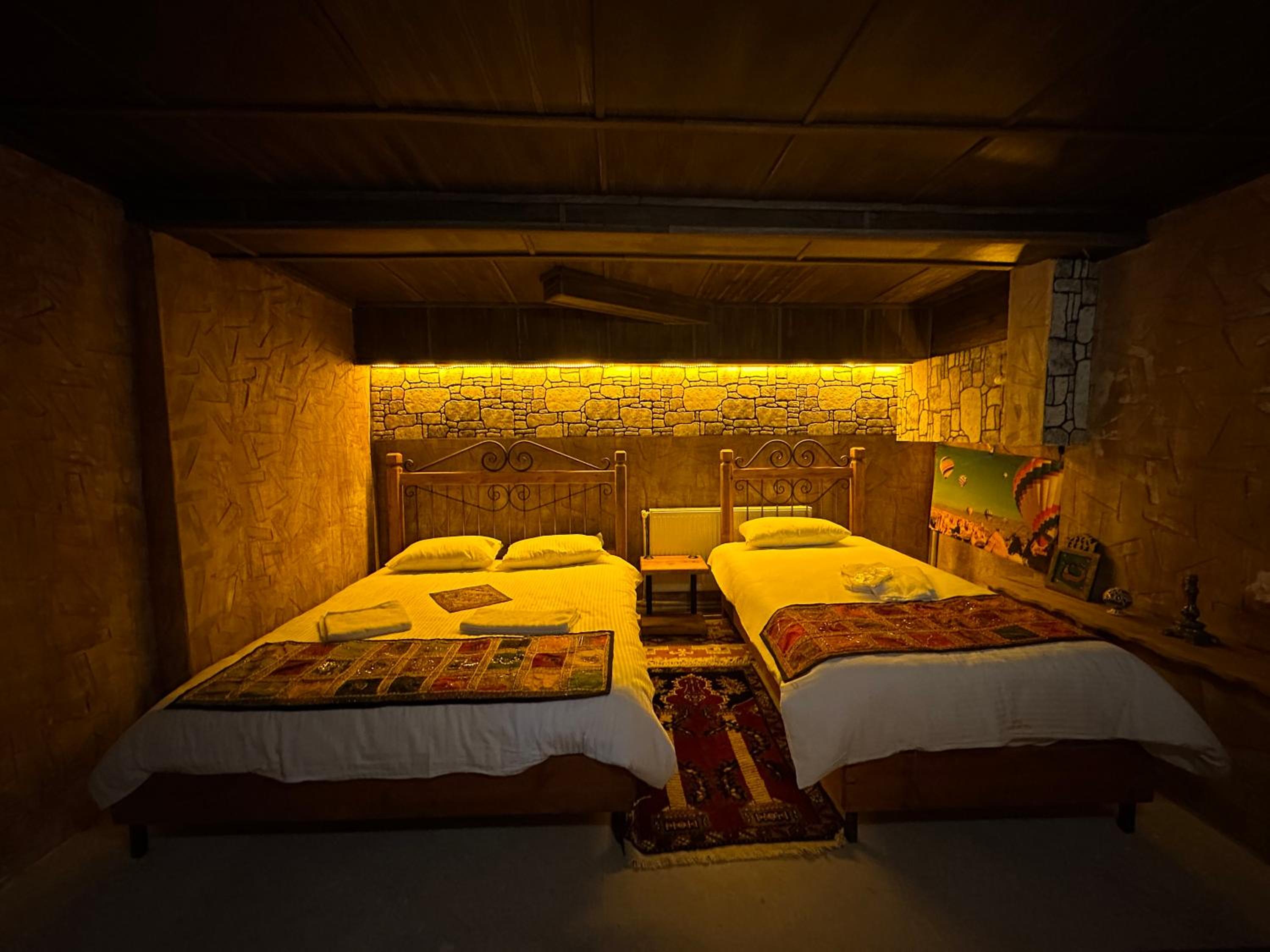 Economy Triple Room photo 1