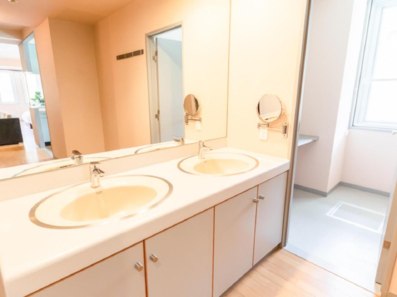 Executive Suite - Photo 4