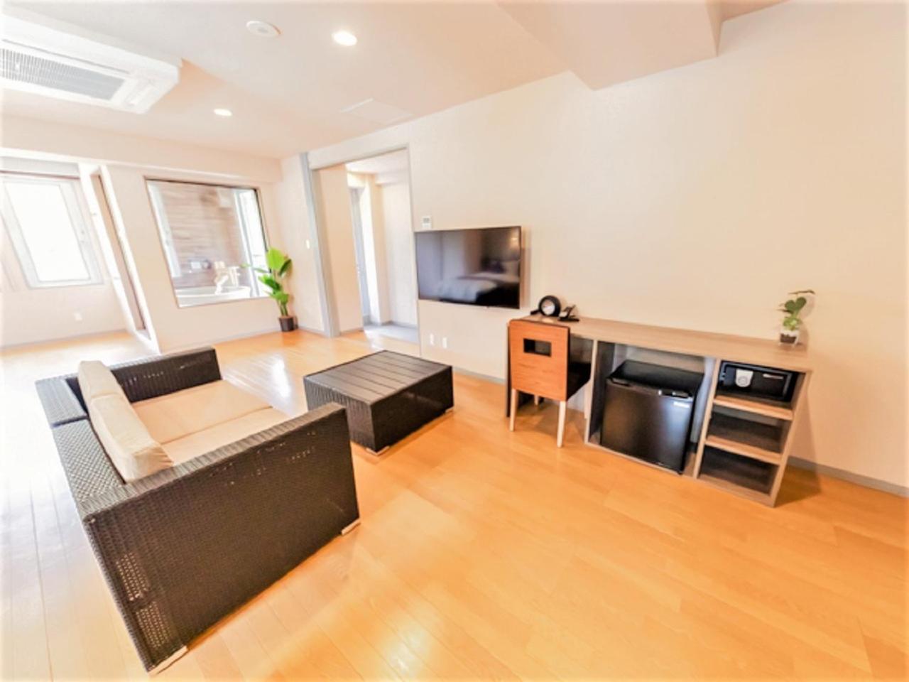 Executive Suite - Photo 6