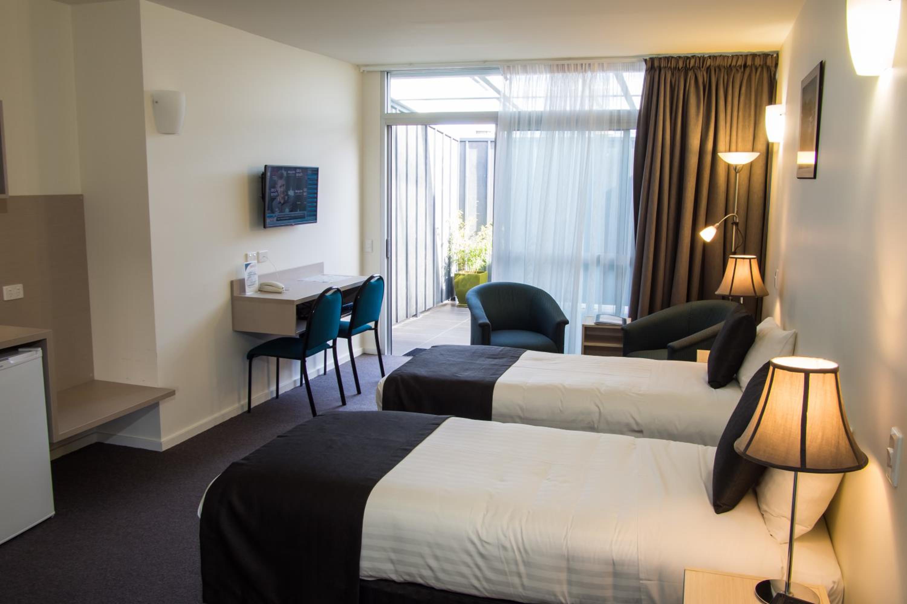 Twin Room - Disability Access thumbnail 5